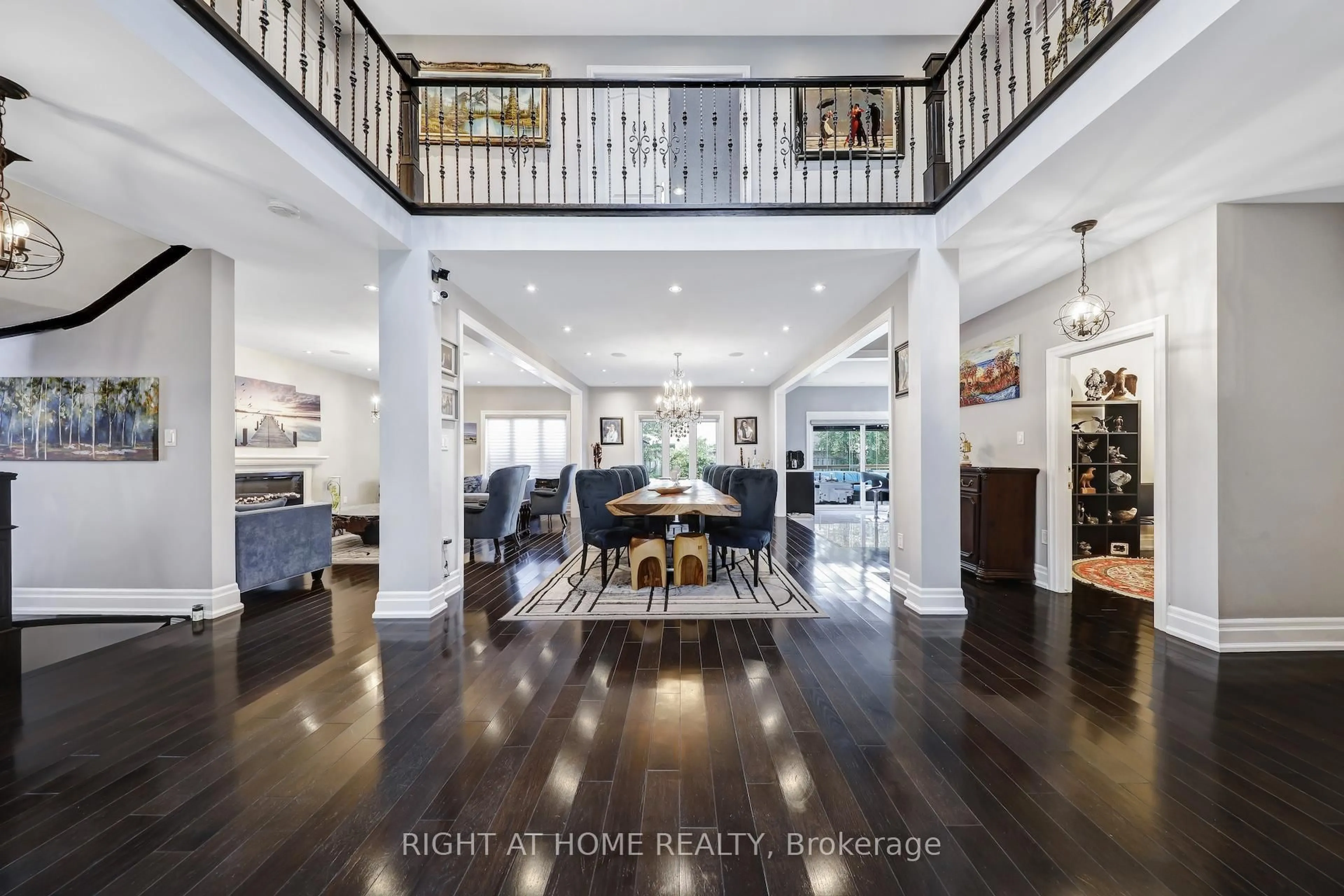 Unknown for 8 Springbrook Dr, Richmond Hill Ontario L4B 3R9
