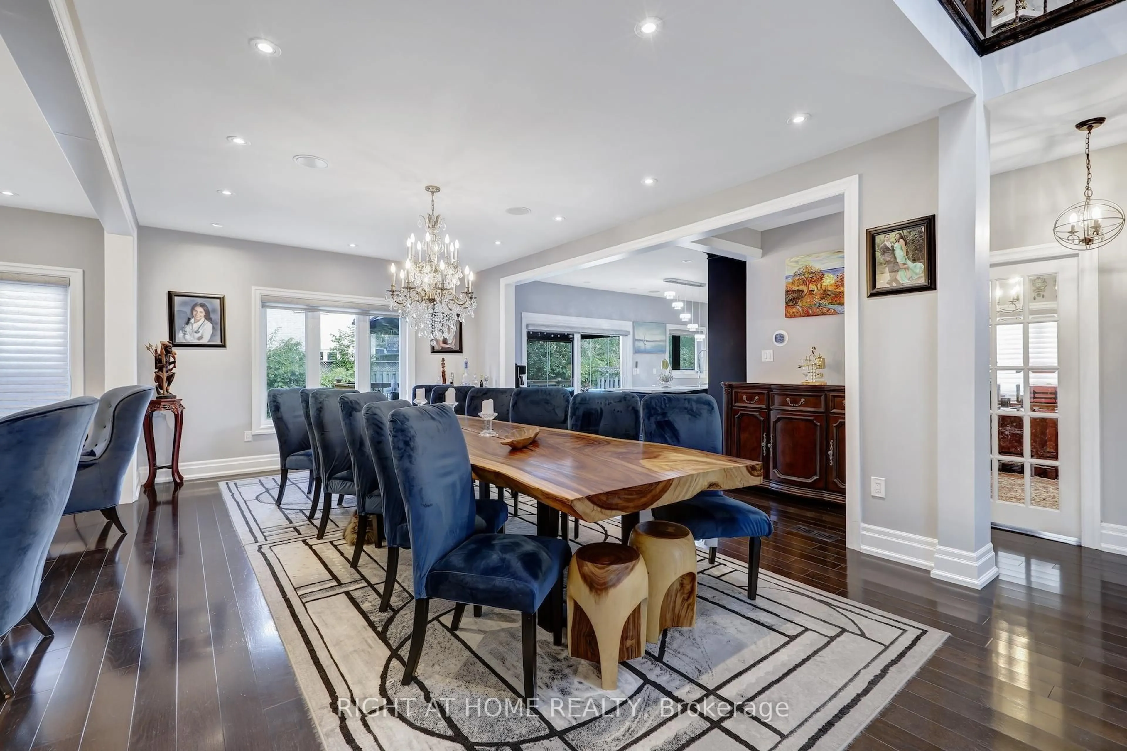 Dining room, unknown for 8 Springbrook Dr, Richmond Hill Ontario L4B 3R9