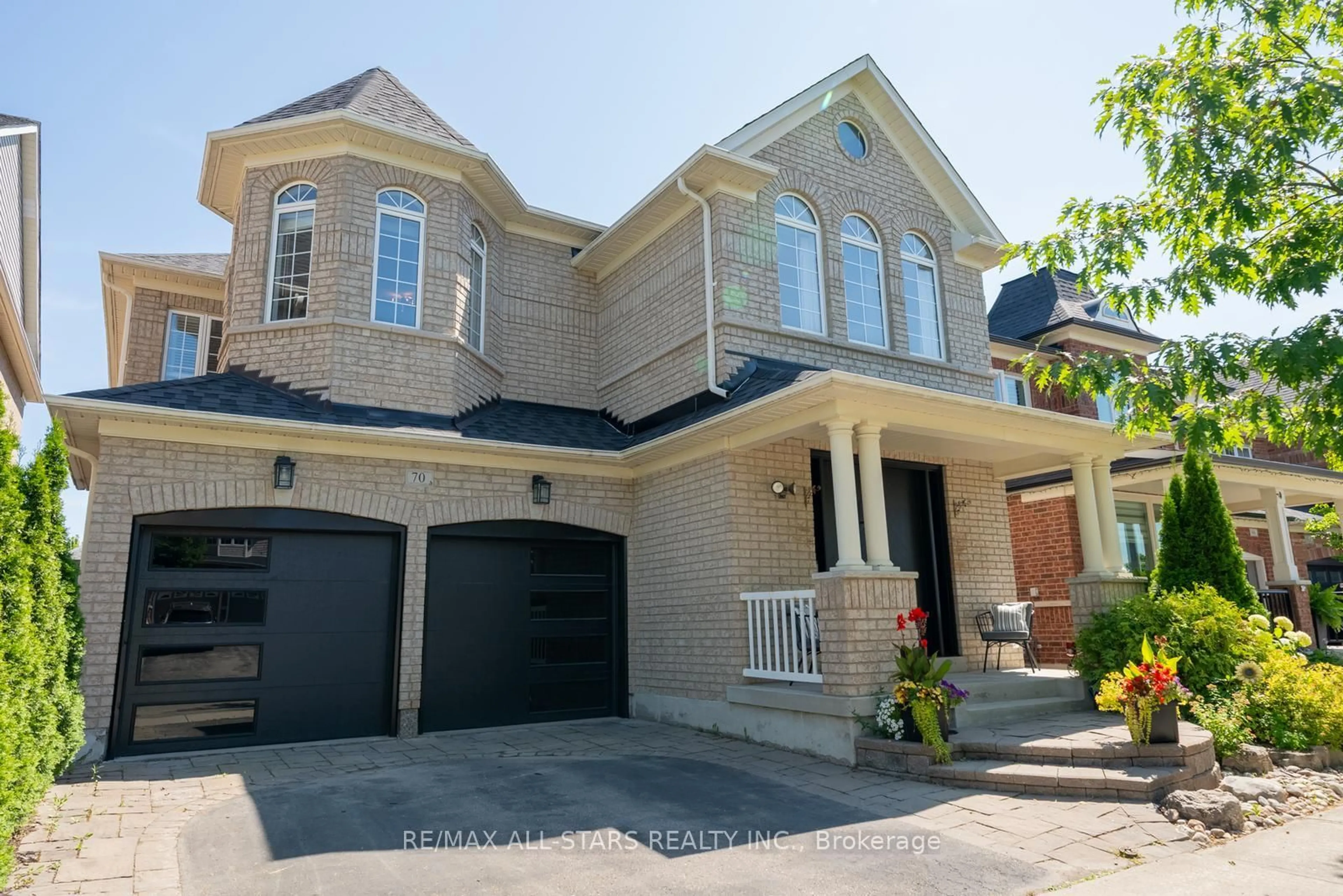Home with brick exterior material, street for 70 Isabella Garden Lane, Whitchurch-Stouffville Ontario L4A 0L5