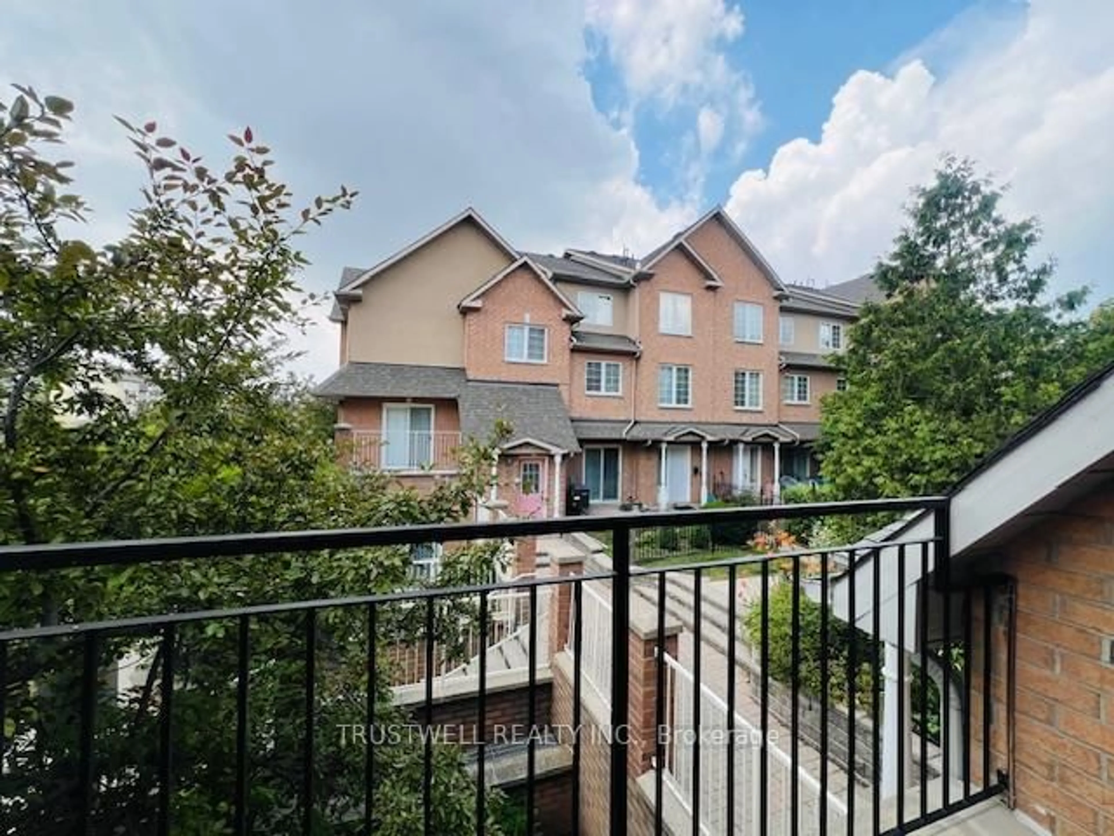 Unknown for 16 Cox Blvd #1, Markham Ontario L3R 4G4
