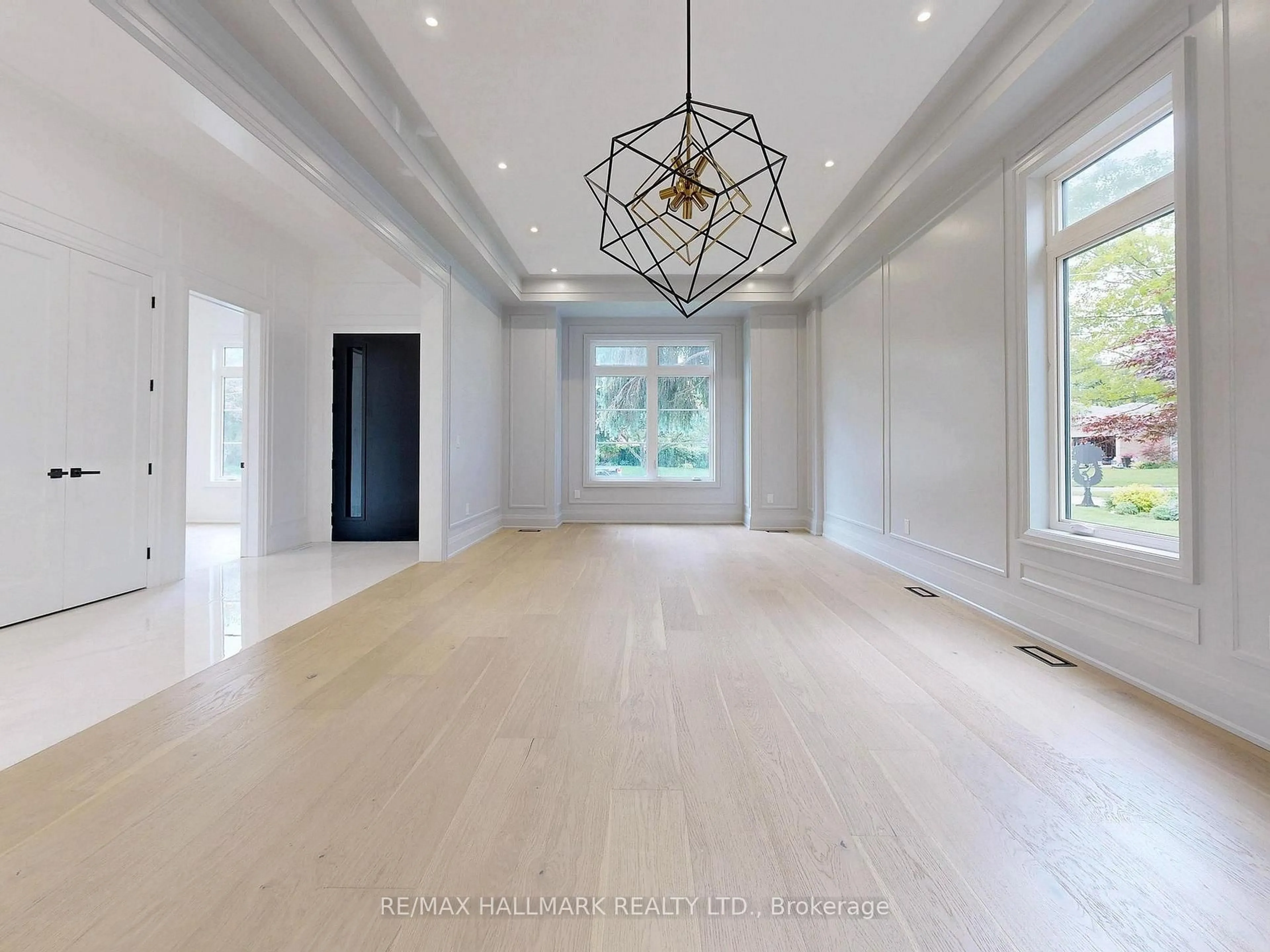 Unknown for 32 Cossar Dr, Aurora Ontario L4G 3N8