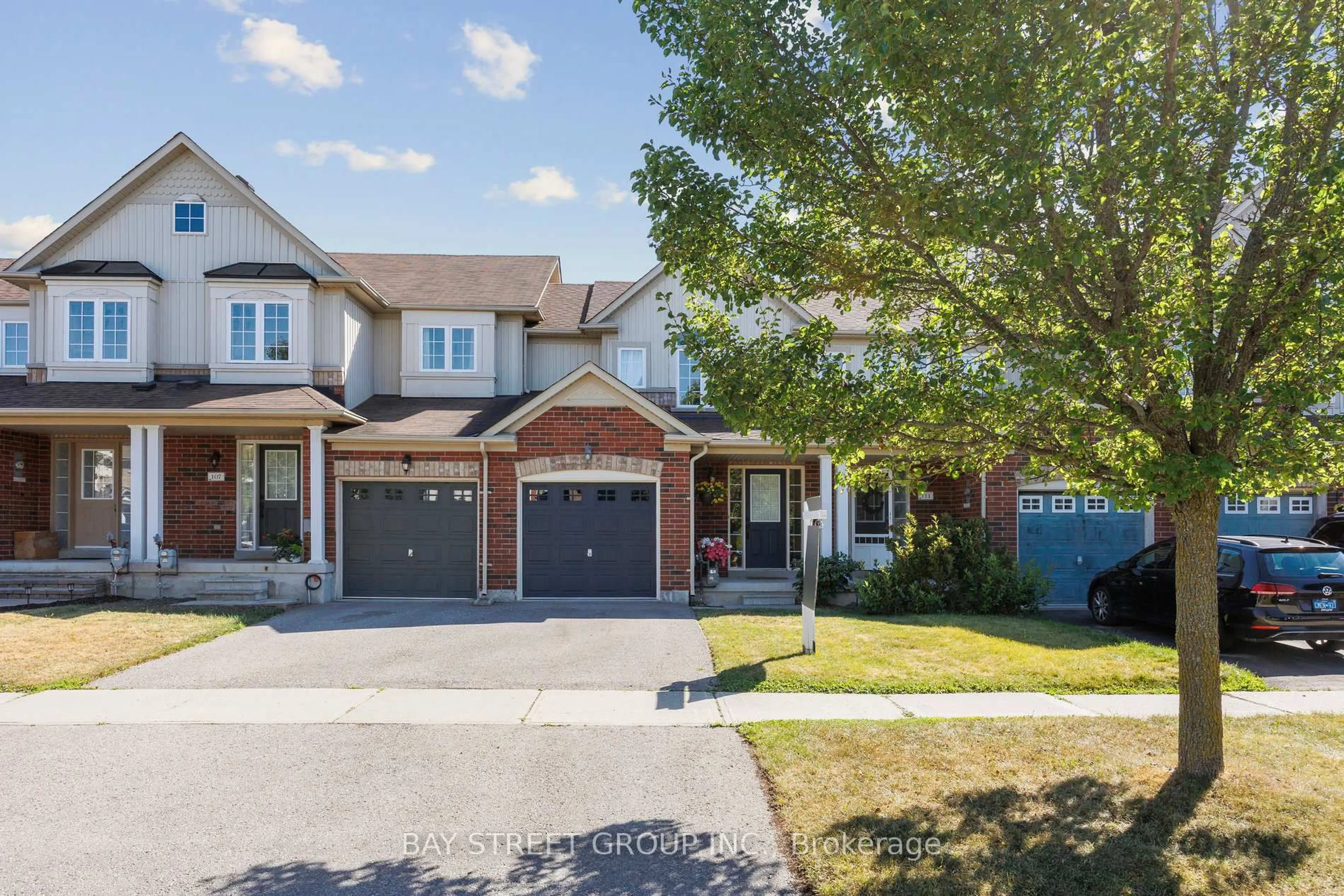 Home with brick exterior material, street for 109 Hammill Hts, East Gwillimbury Ontario L0G 1M0