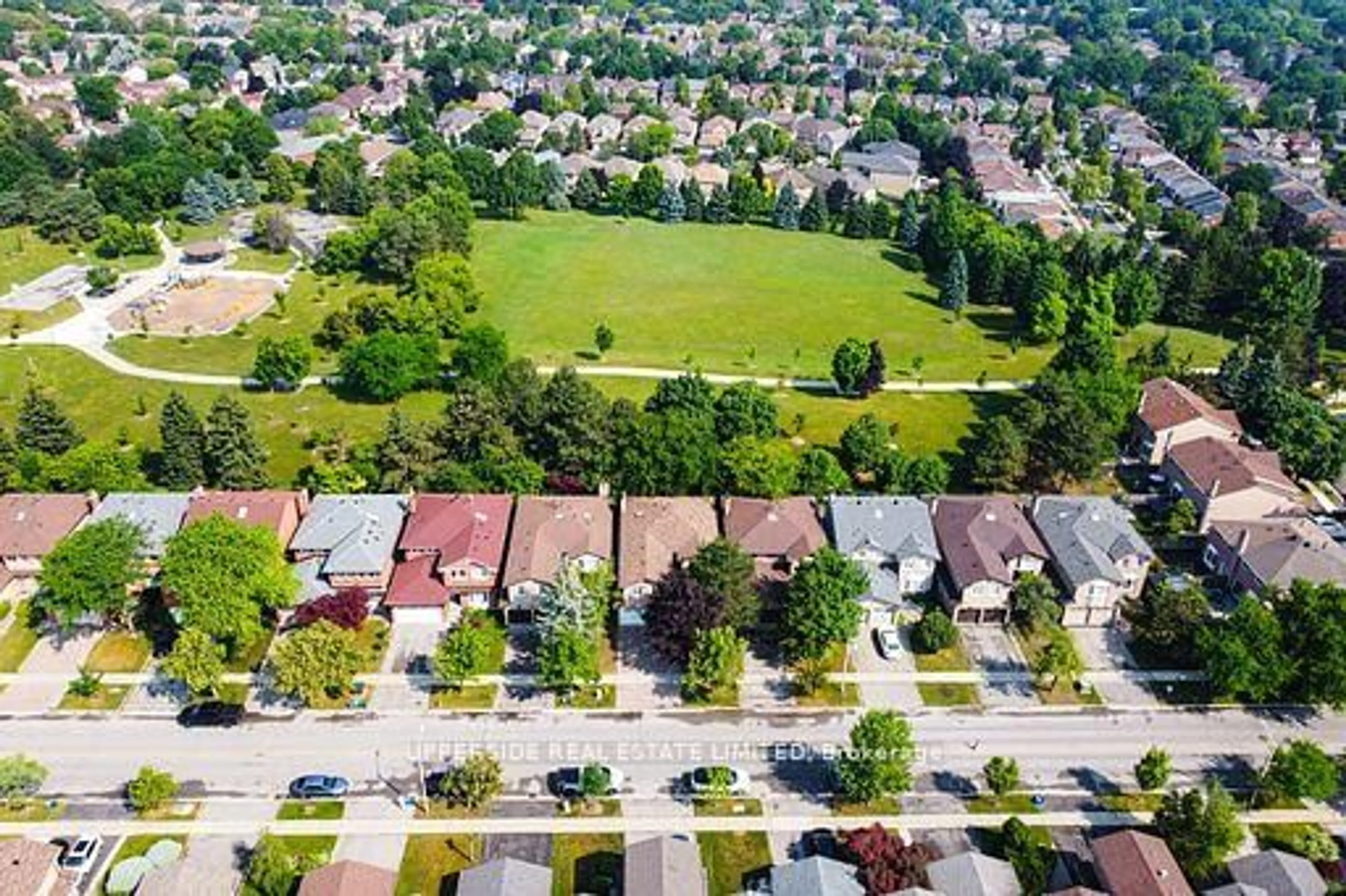 A pic from outside/outdoor area/front of a property/back of a property/a pic from drone, street for 646 York Hill Blvd, Vaughan Ontario L4J 5L8