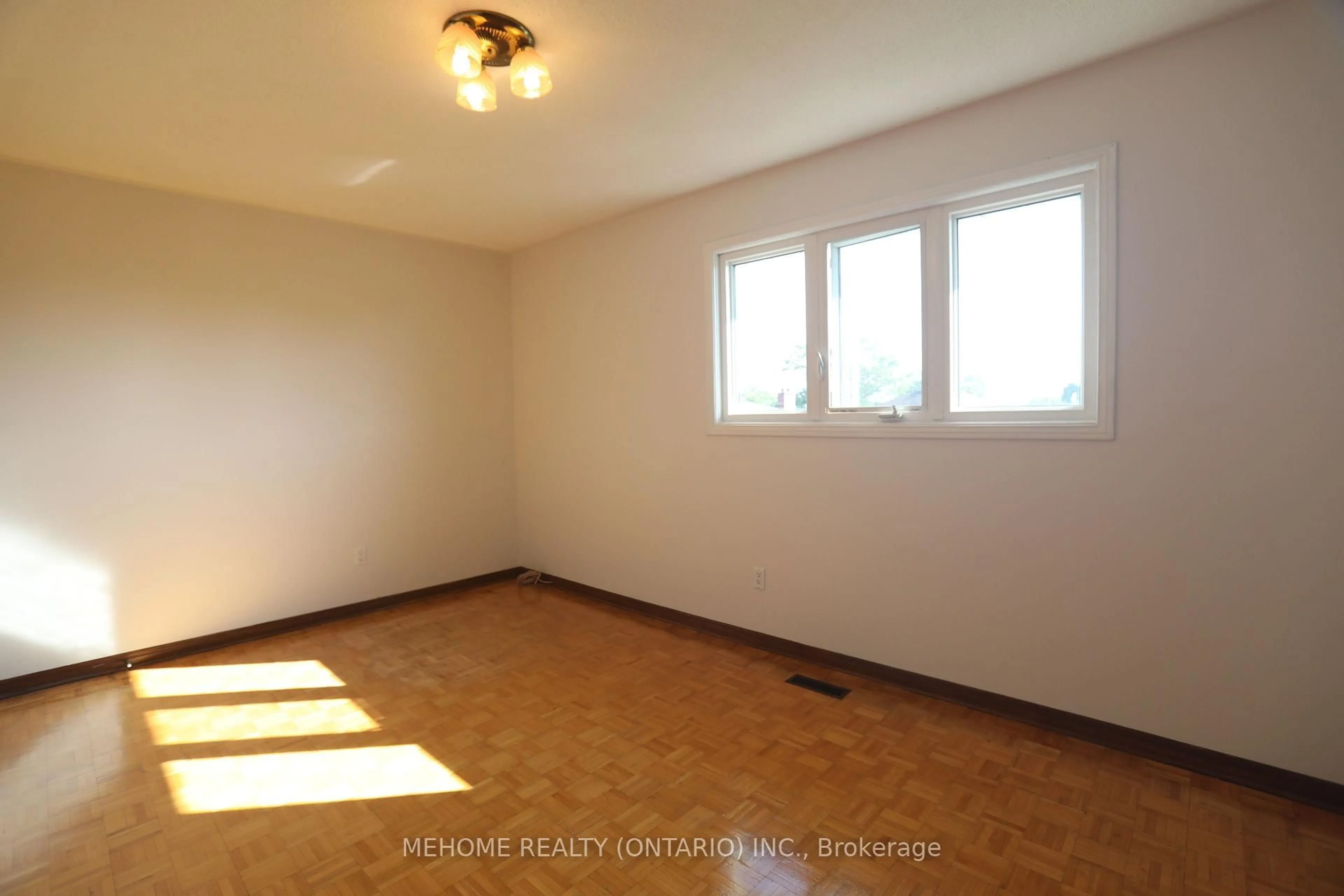 A pic of a room for 70 Governor Cres, Vaughan Ontario L4L 5G7