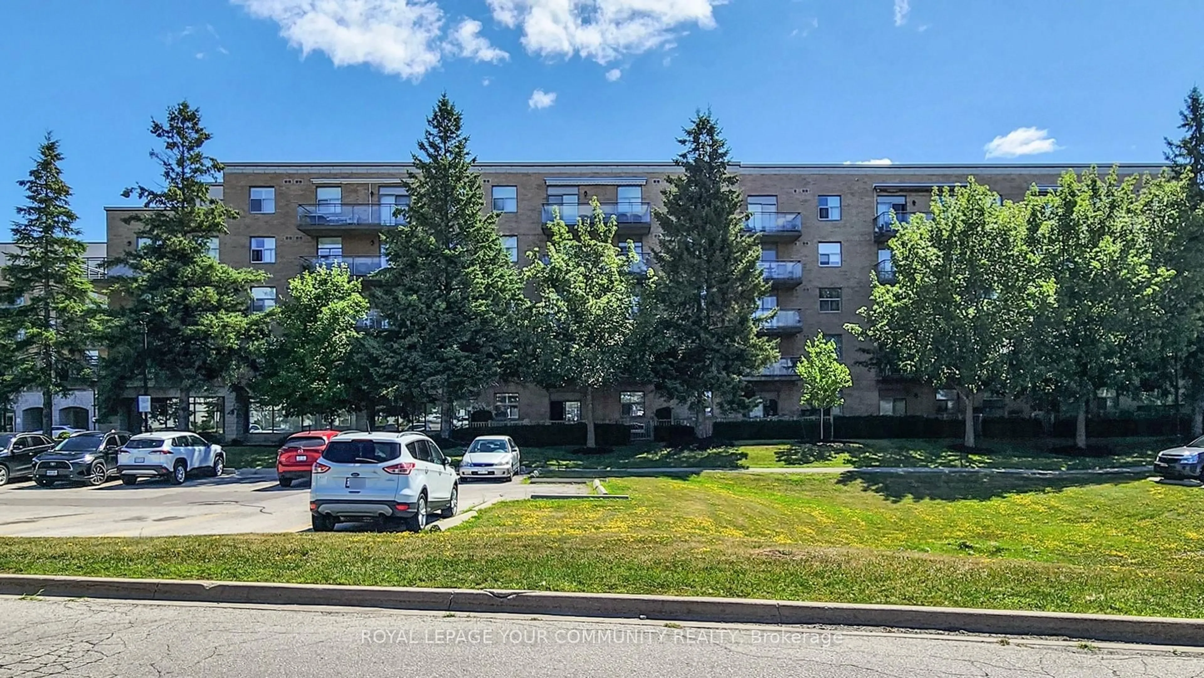 Patio, unknown for 2502 Rutherford Rd #114, Vaughan Ontario L4K 5N6