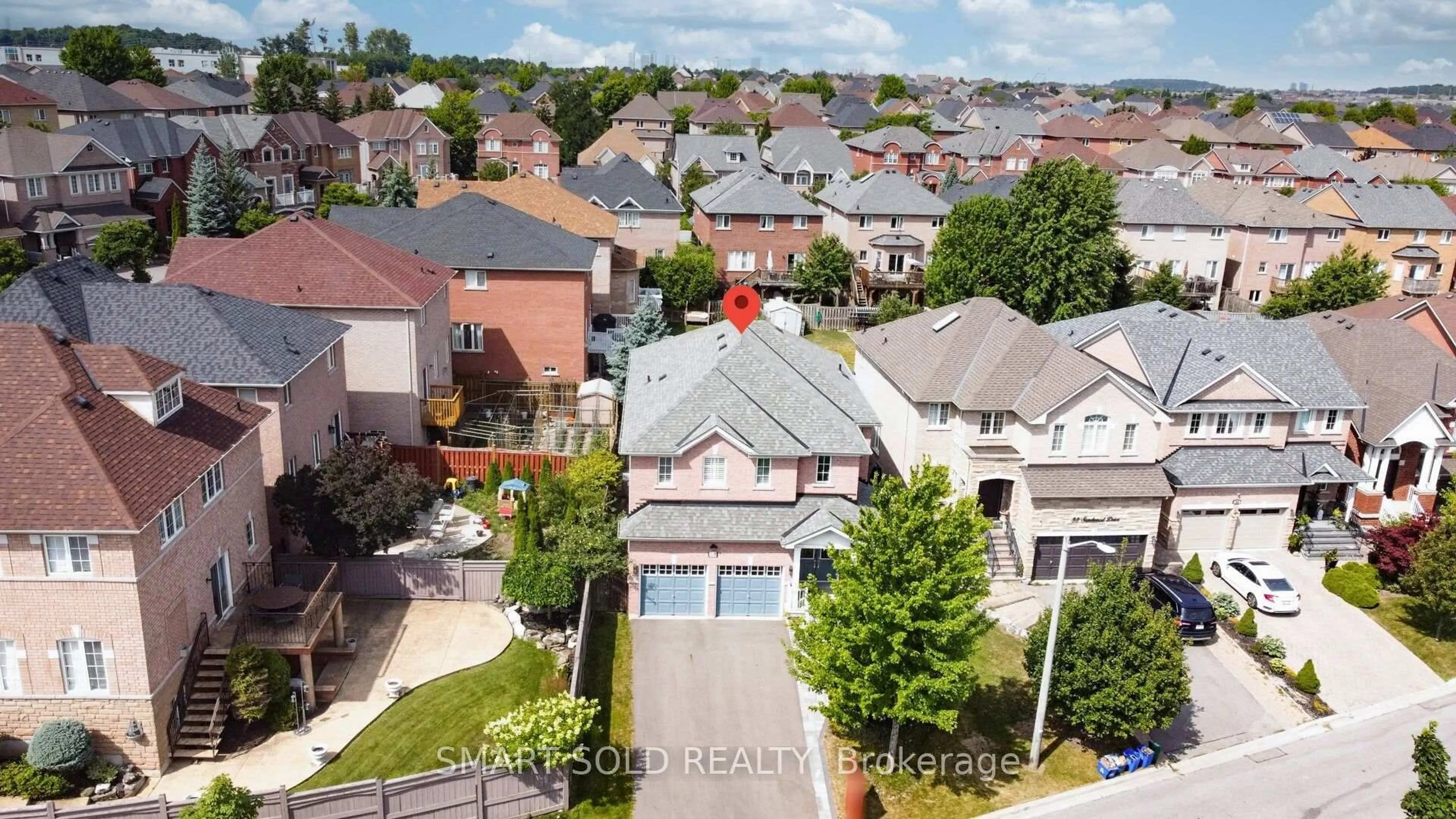 A pic from outside/outdoor area/front of a property/back of a property/a pic from drone, city buildings view from balcony for 54 Sandwood Dr, Vaughan Ontario L4J 8W9