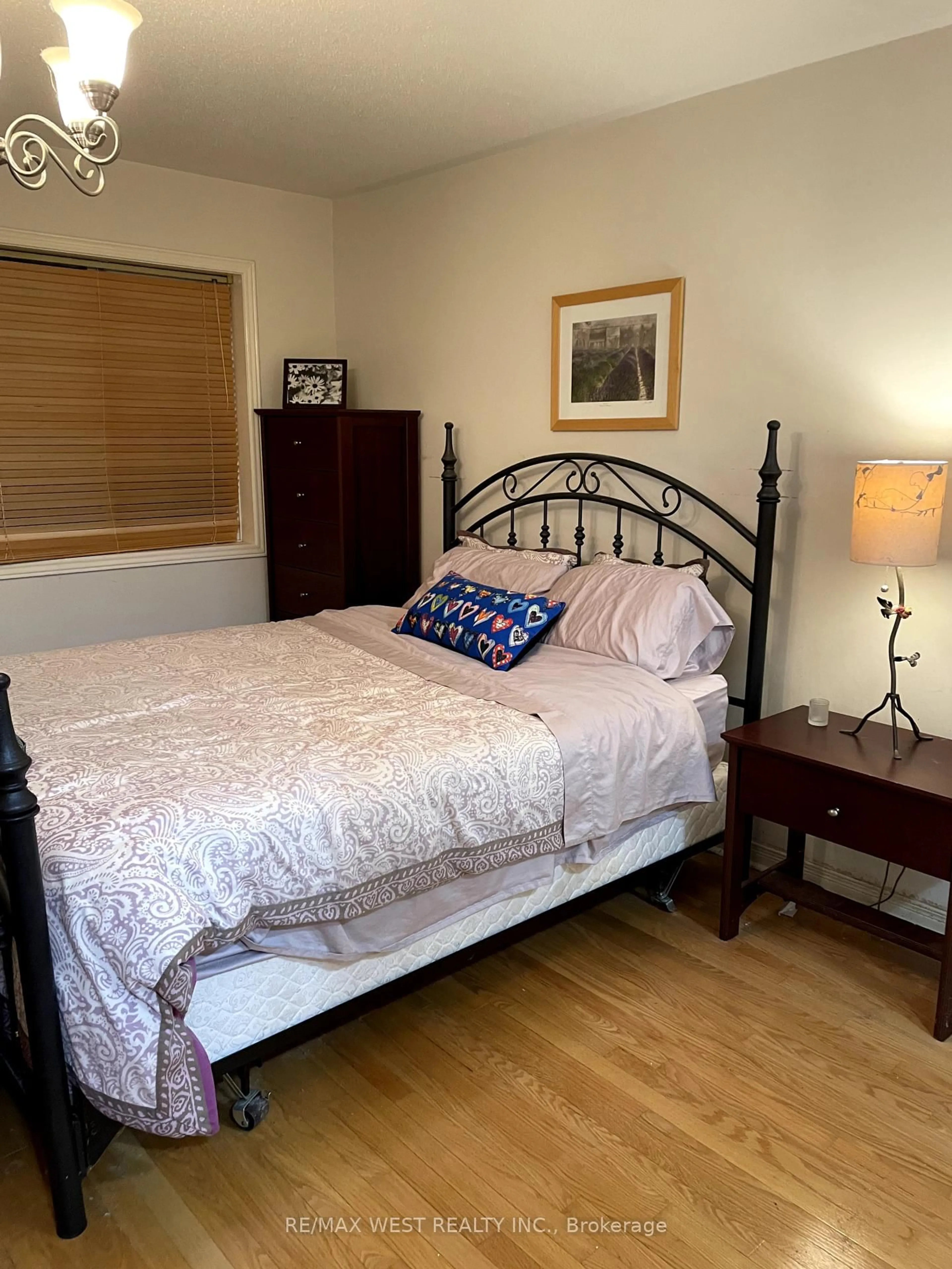 Bedroom with bed, wood/laminate floor for 204 Bantry Ave, Richmond Hill Ontario L4B 4T6