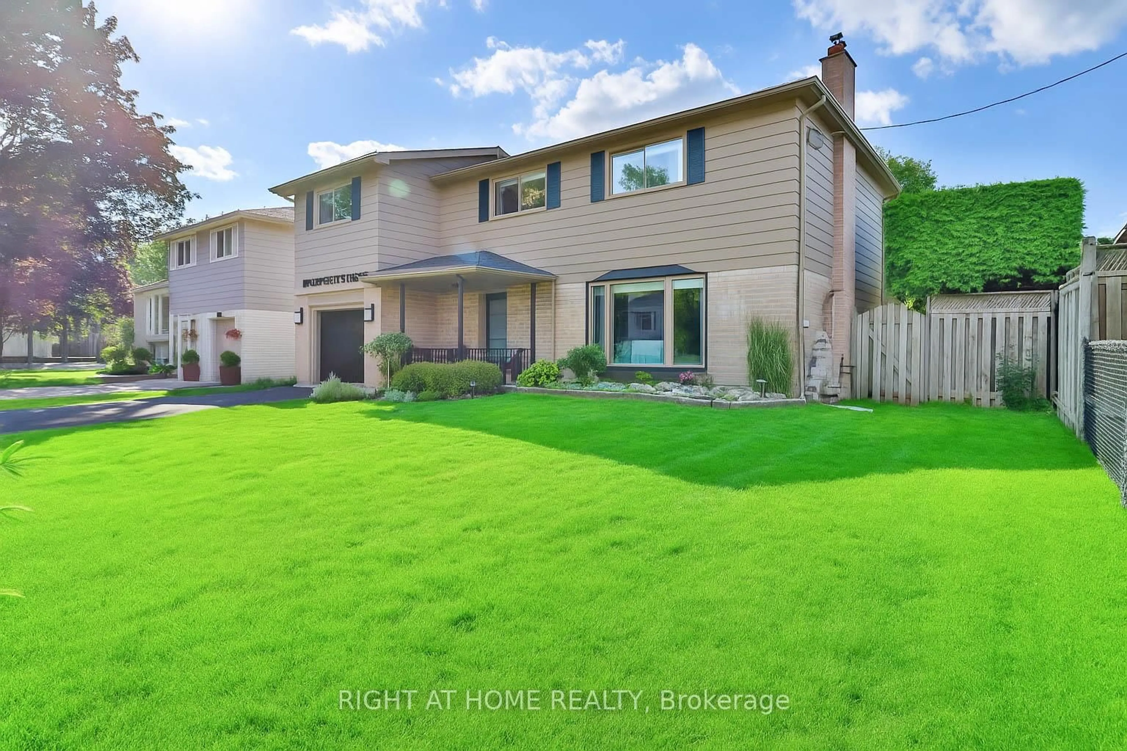 Unknown for 819 Srigley St, Newmarket Ontario L3Y 1X9
