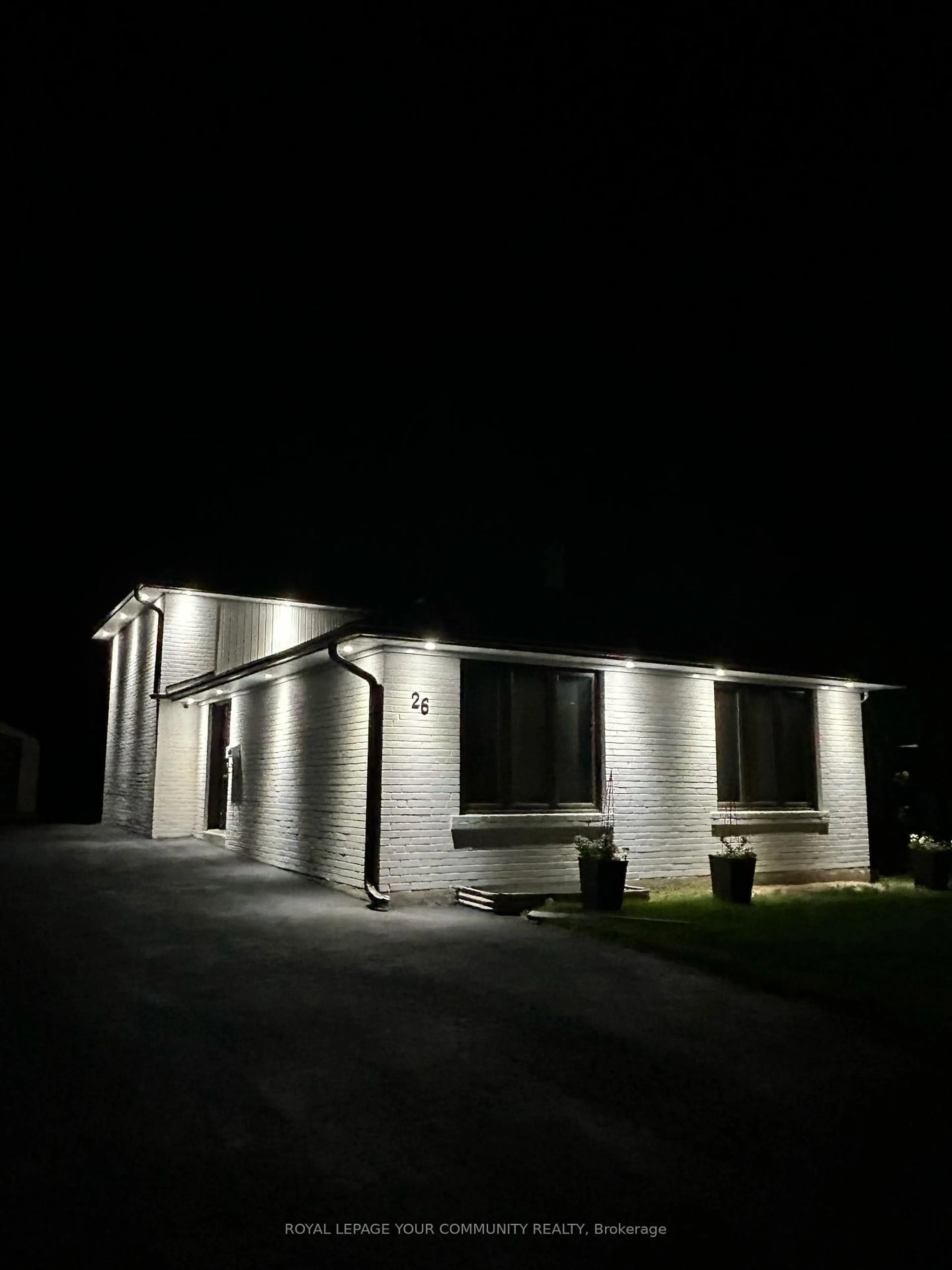Unknown for 26 Kemano Rd, Aurora Ontario L4G 2Y3