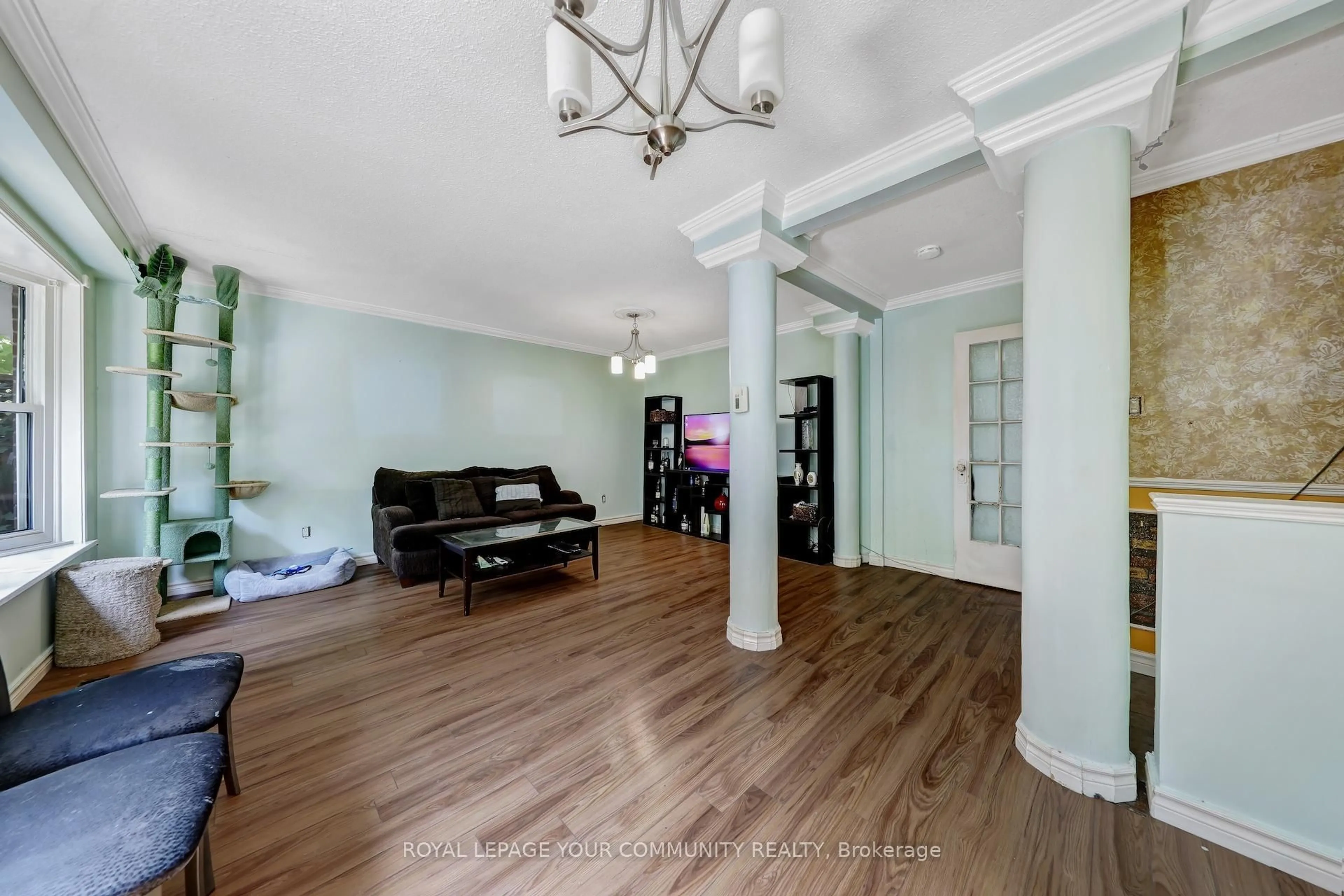Unknown for 63 SPRINGHEAD Gdns, Richmond Hill Ontario L4C 5C2