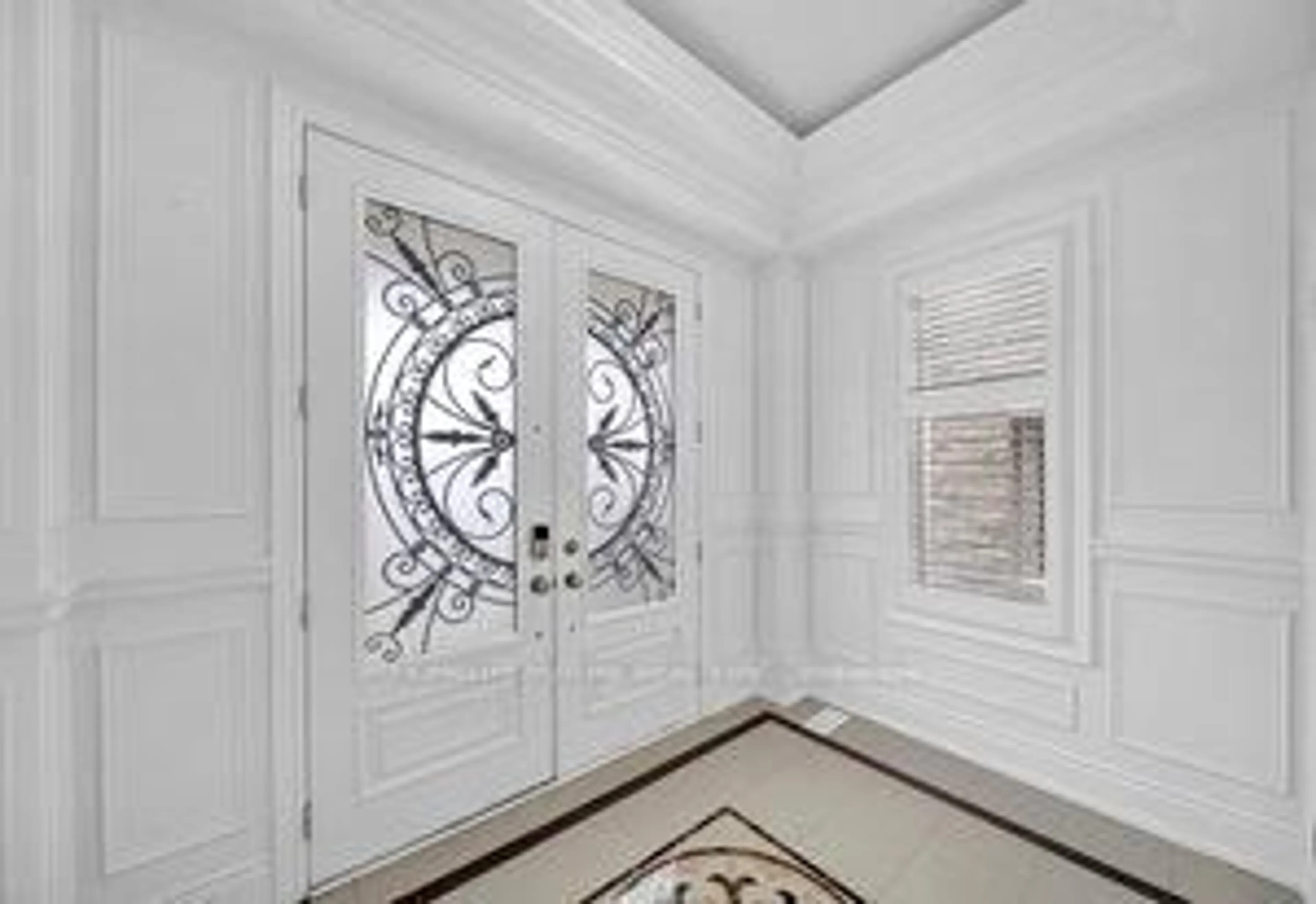 Indoor foyer for 19 Madoc Pl, Vaughan Ontario L4L 1A6