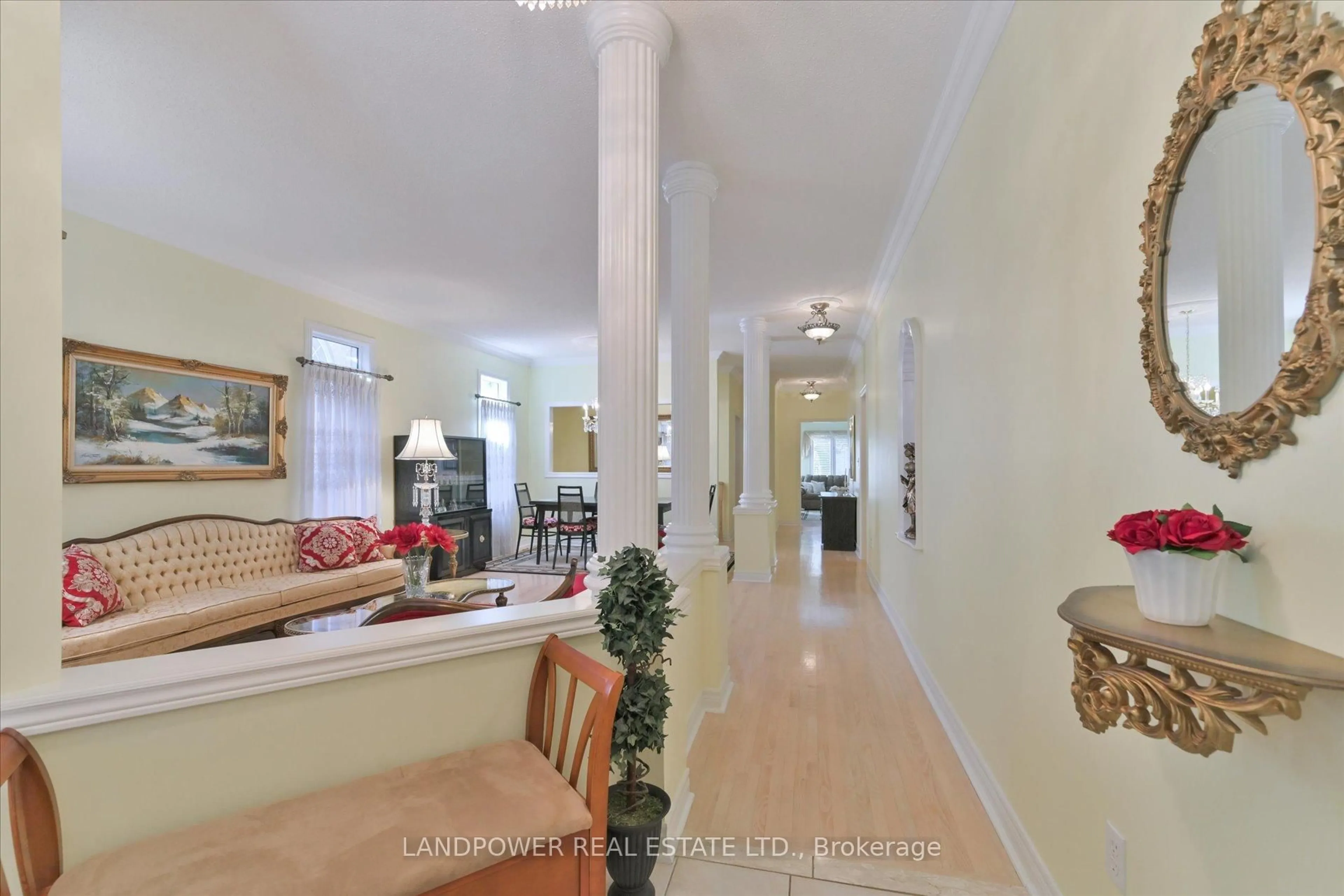 Indoor foyer for 22 Red Ash Dr, Markham Ontario L3S 4B7