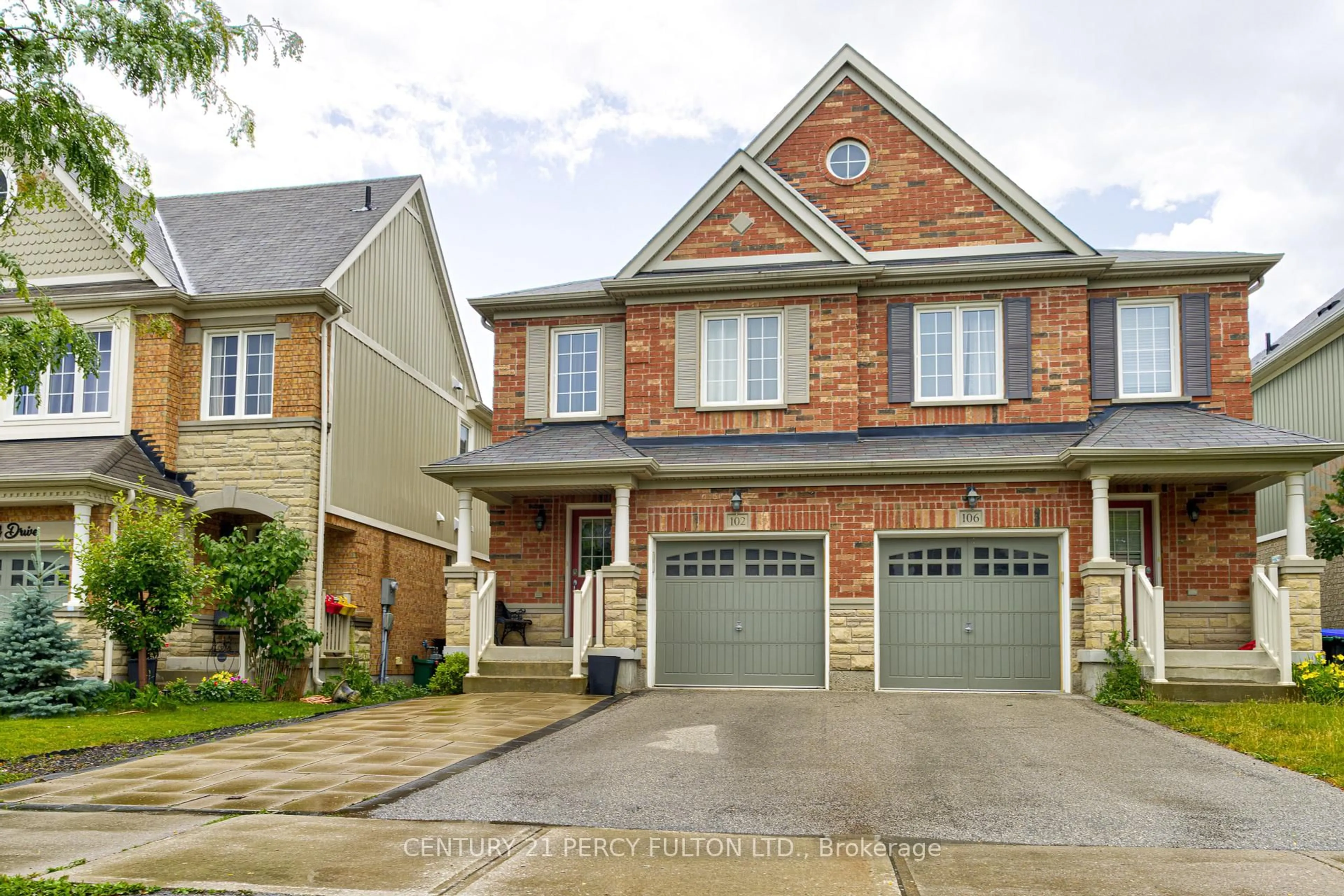 Home with brick exterior material, street for 102 Russel Dr, Bradford West Gwillimbury Ontario L3Z 0M7