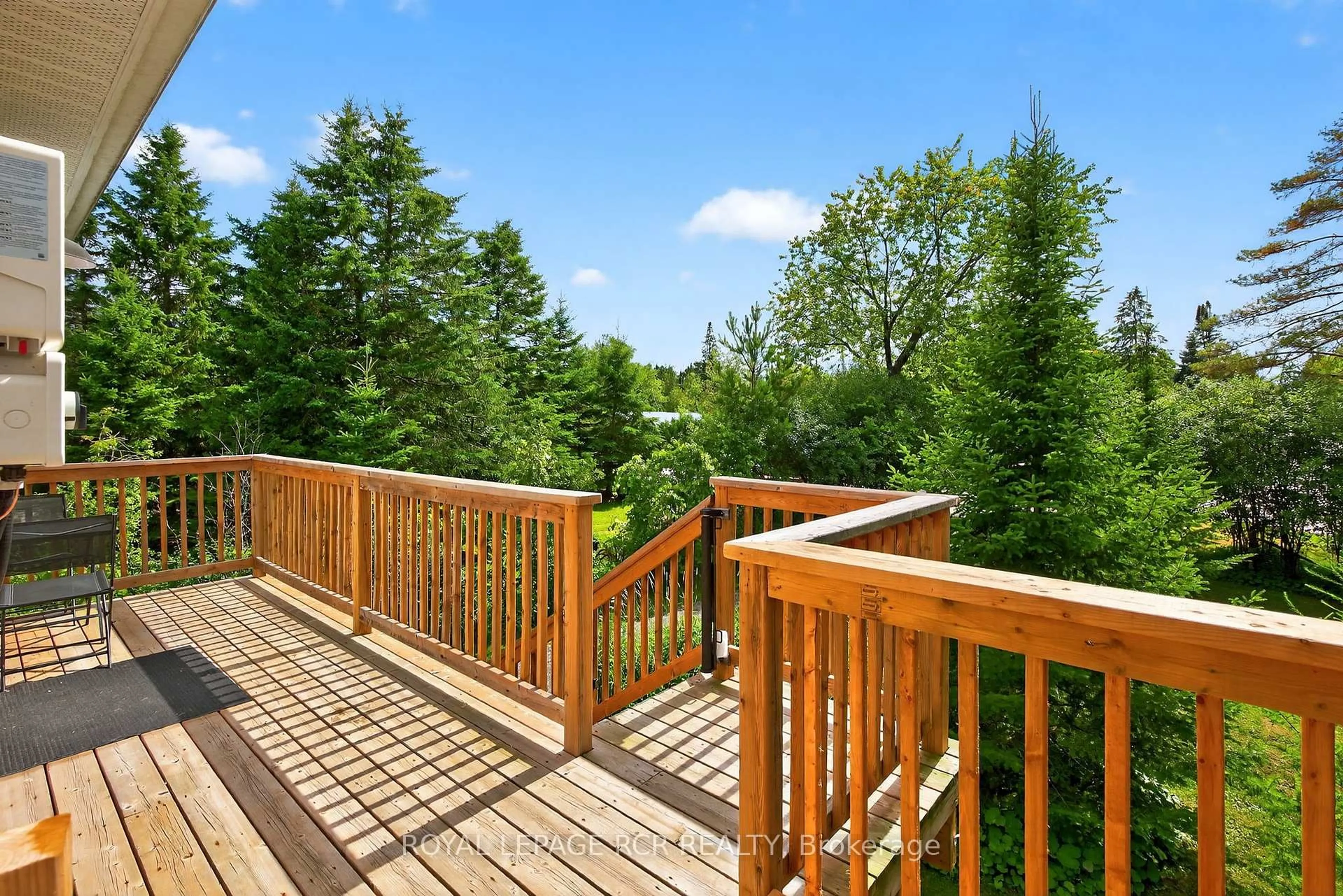 Patio, forest/trees view for 8 Mustard St, Uxbridge Ontario L9P 1R2