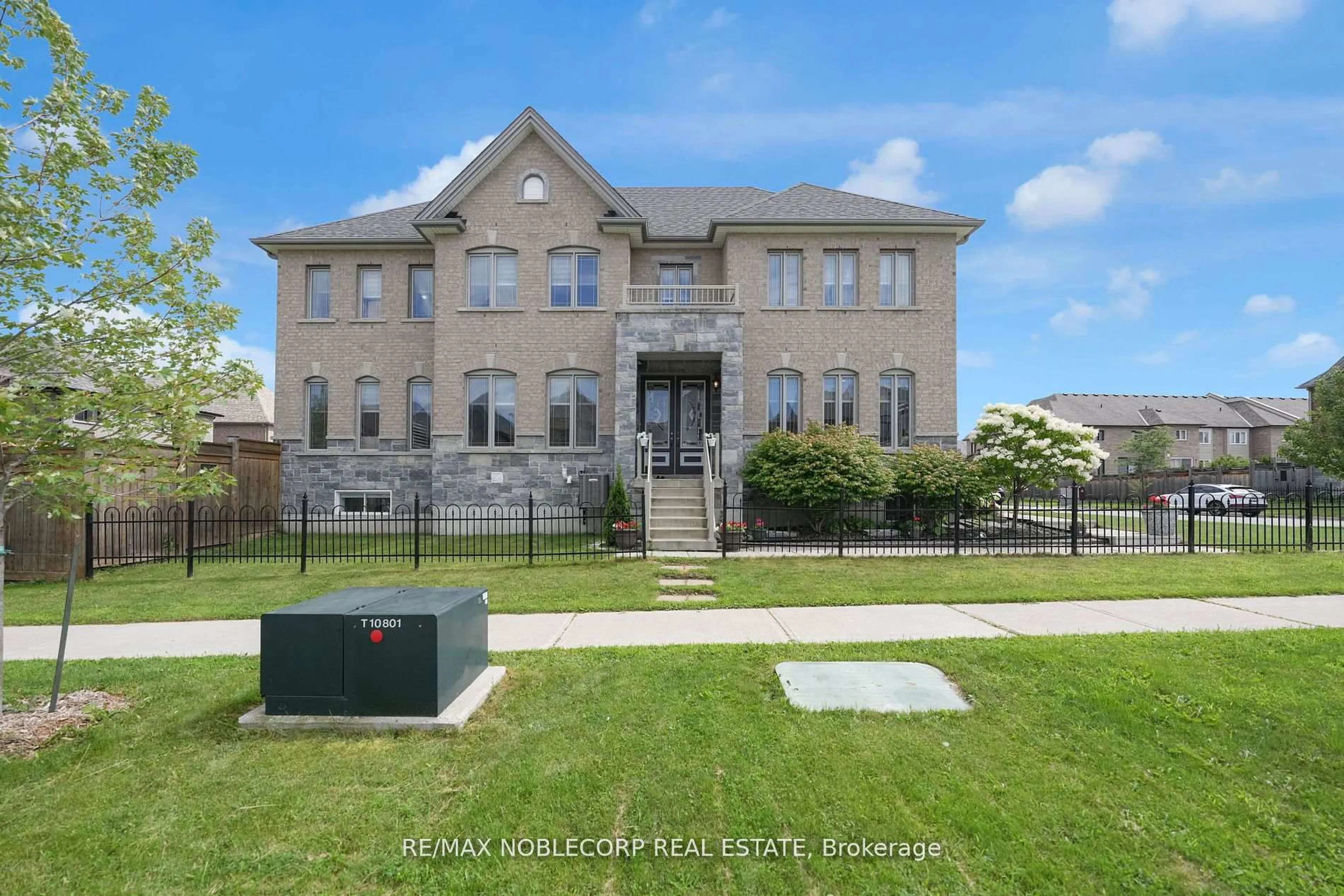 A pic from outside/outdoor area/front of a property/back of a property/a pic from drone, building for 1 Walker Blvd, New Tecumseth Ontario L9R 0N2