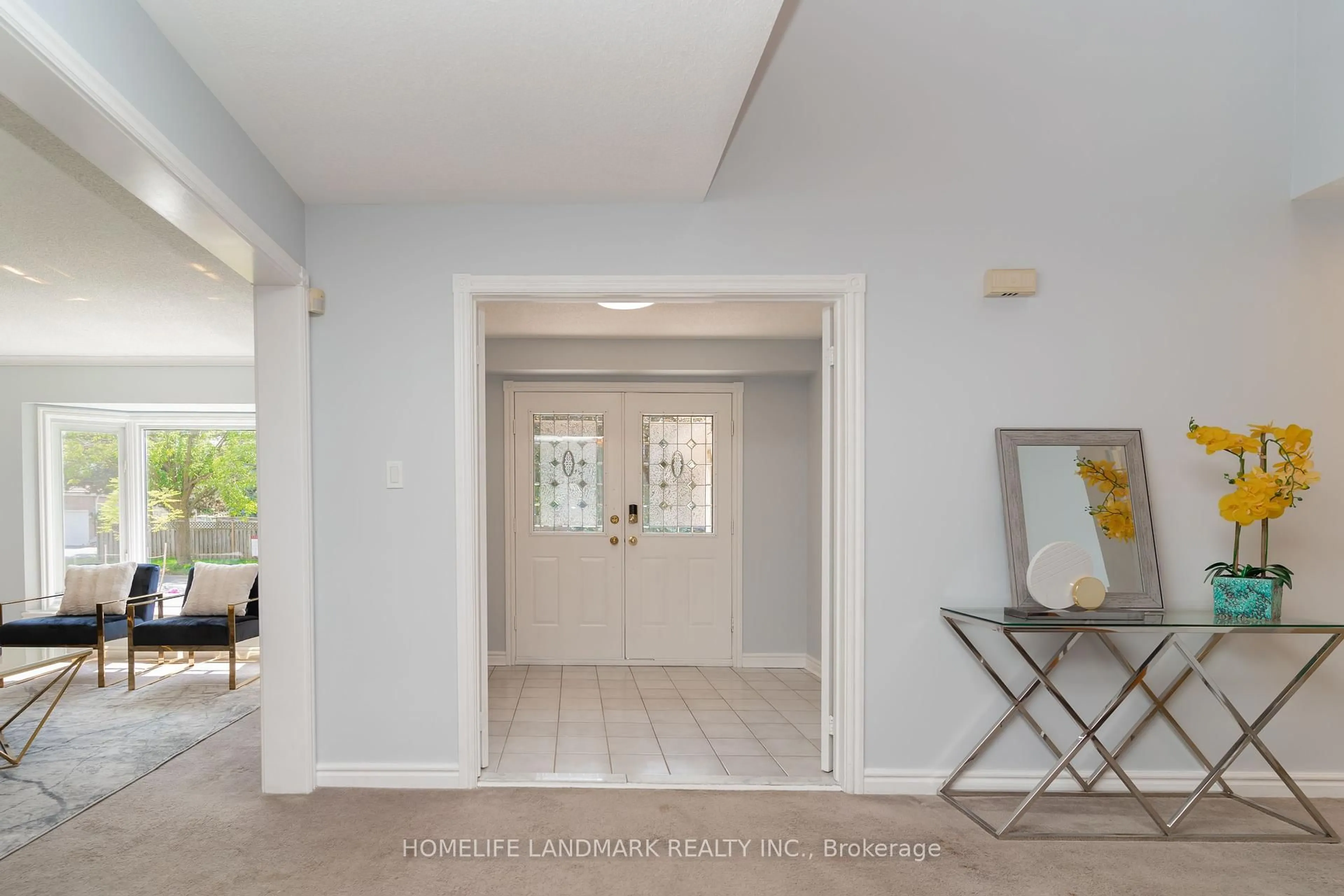 Indoor entryway for 33 John Stiver Cres, Markham Ontario L3R 9B1