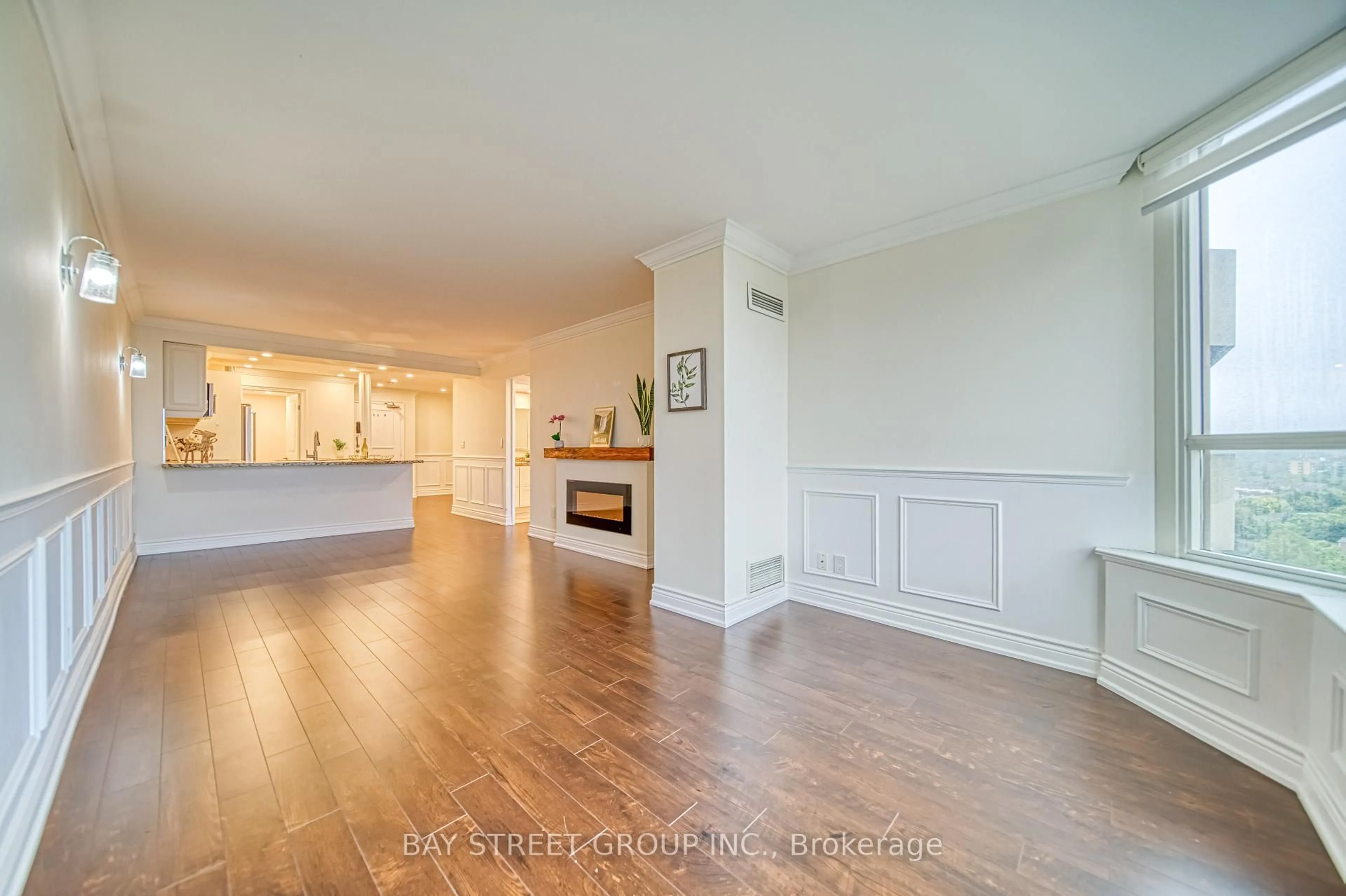 A pic of a room for 33 Weldrick Rd #1508, Richmond Hill Ontario L4C 8W4