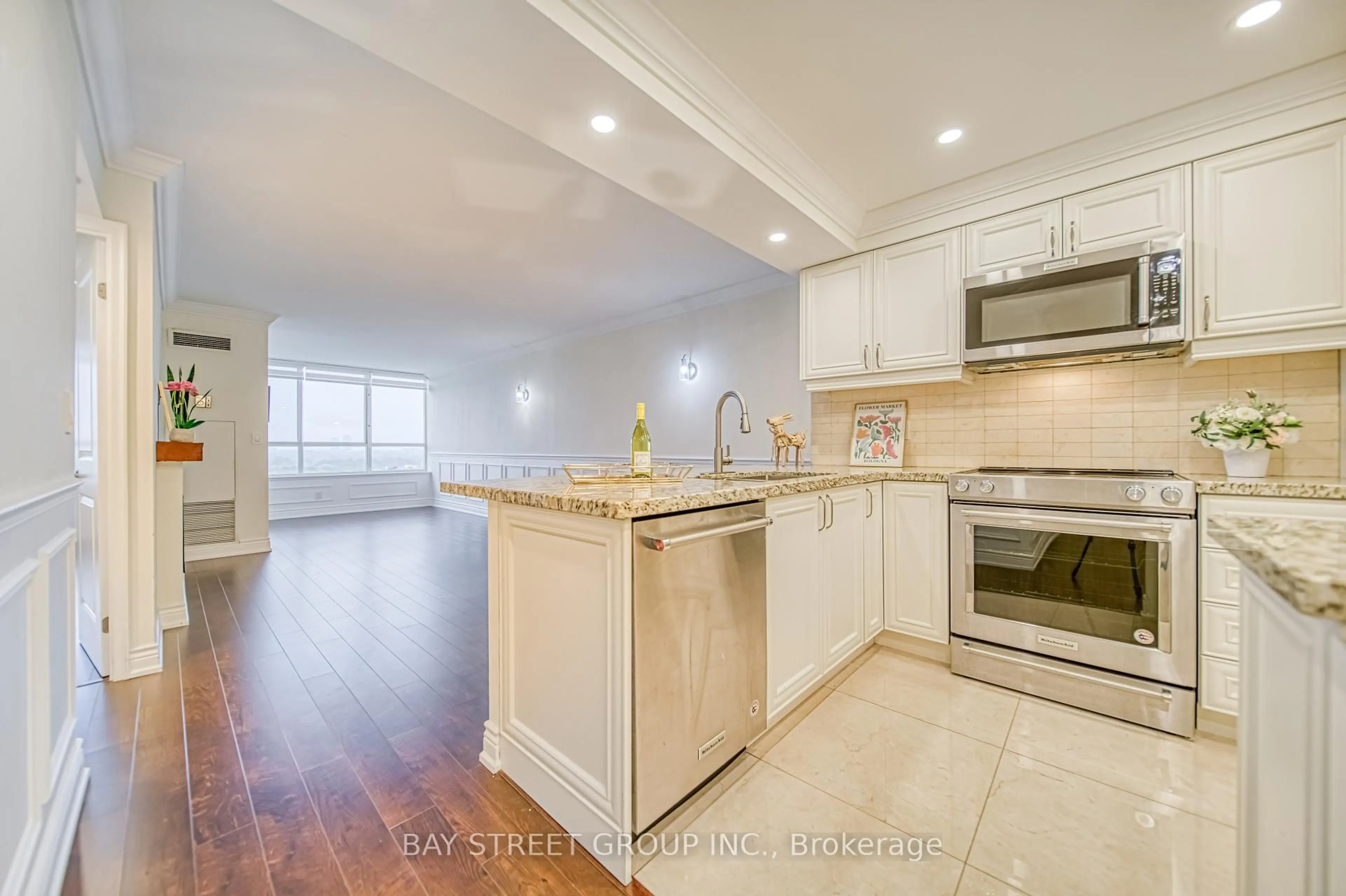 Open concept kitchen, unknown for 33 Weldrick Rd #1508, Richmond Hill Ontario L4C 8W4