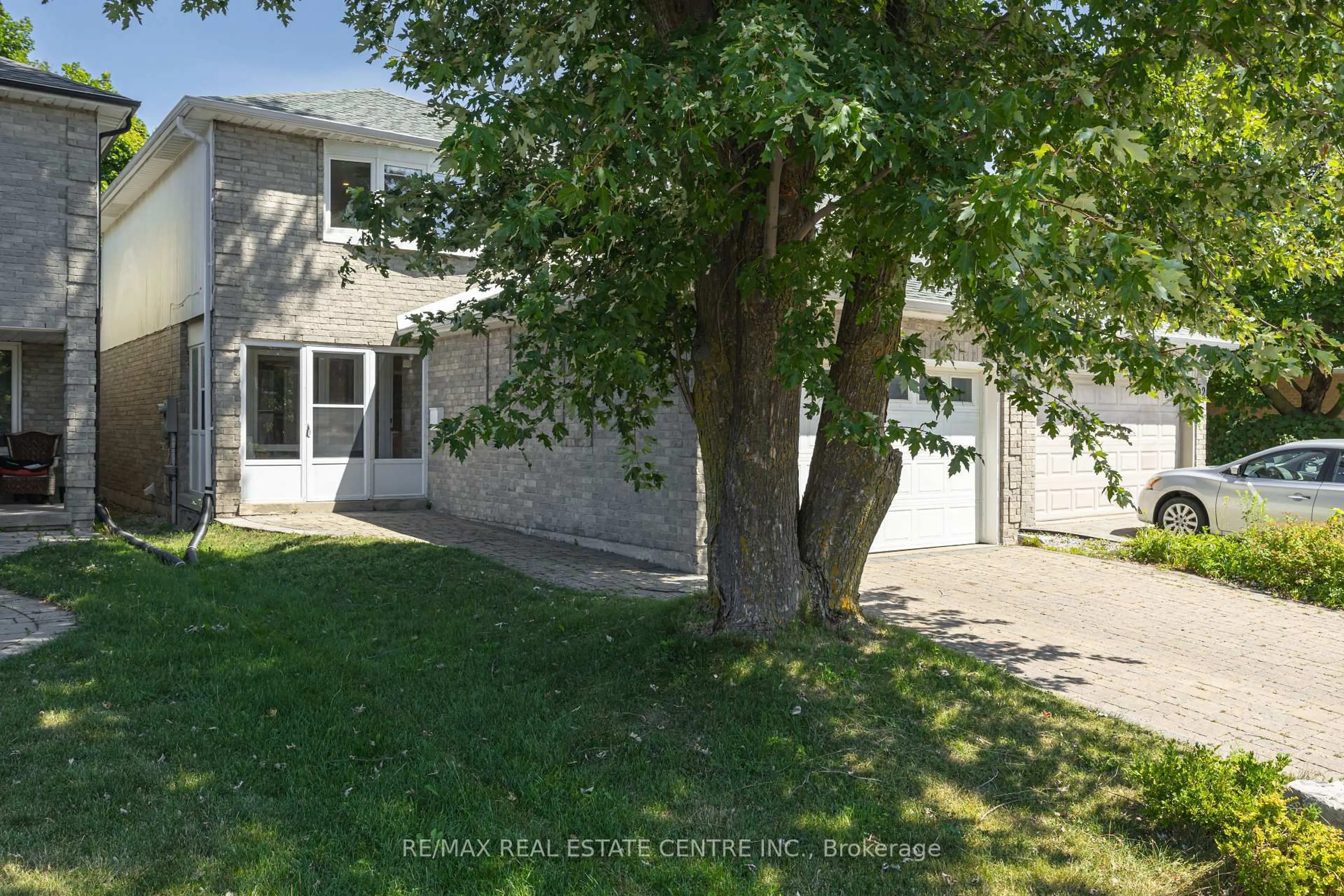 Unknown for 54 Gray Cres, Richmond Hill Ontario L4C 5V5