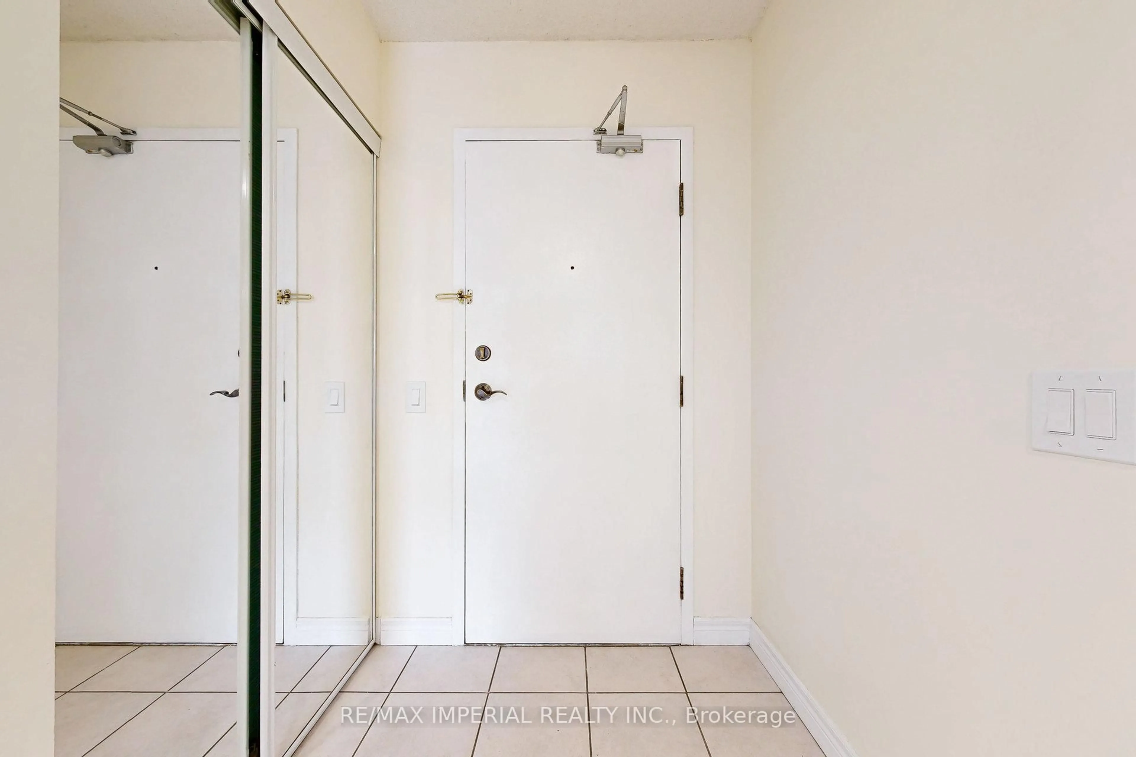 Indoor entryway for 51 Times Ave #212, Markham Ontario L3T 7X7