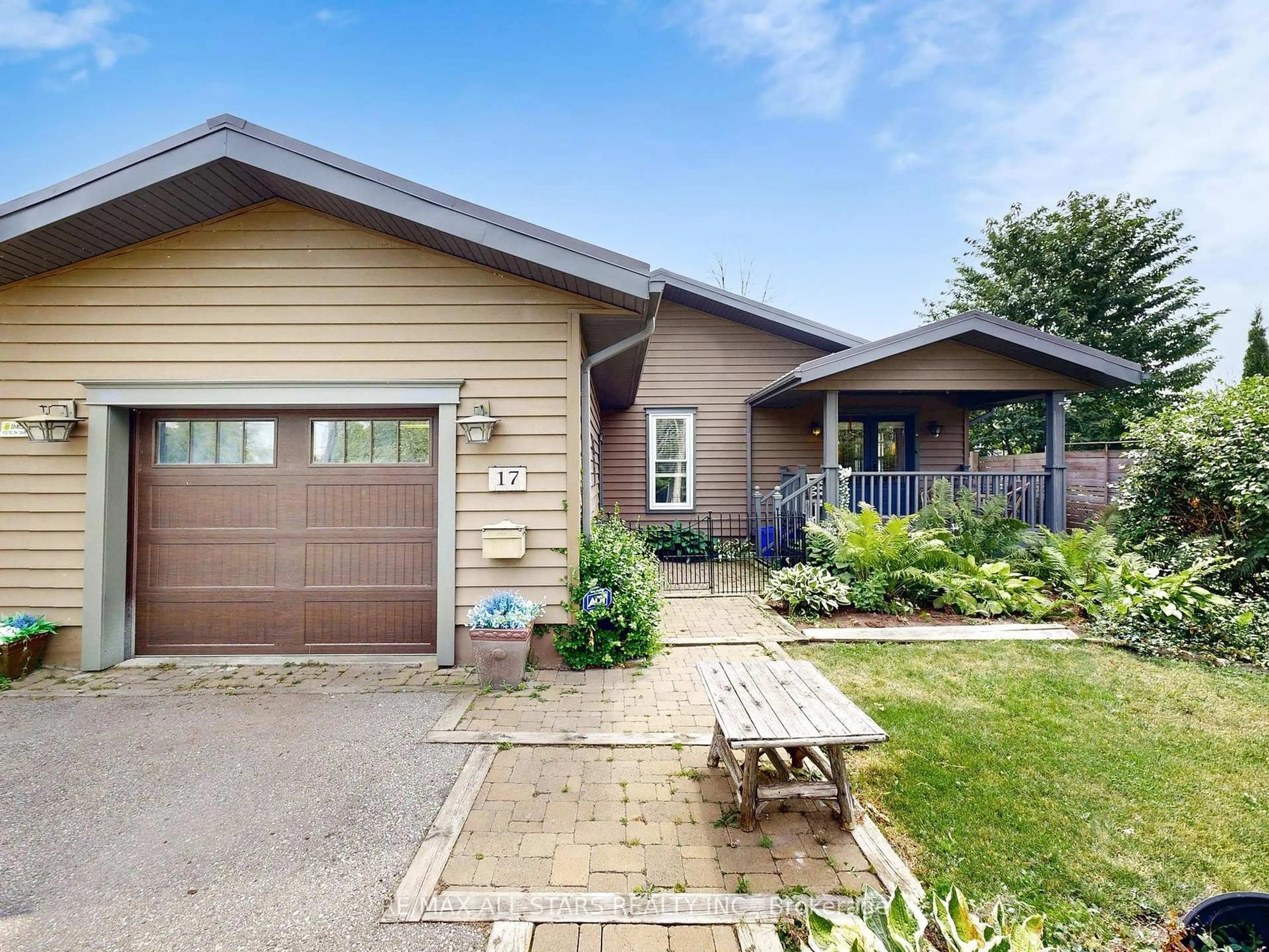 Unknown for 17 Metropolitan Cres, Georgina Ontario L4P 1V4