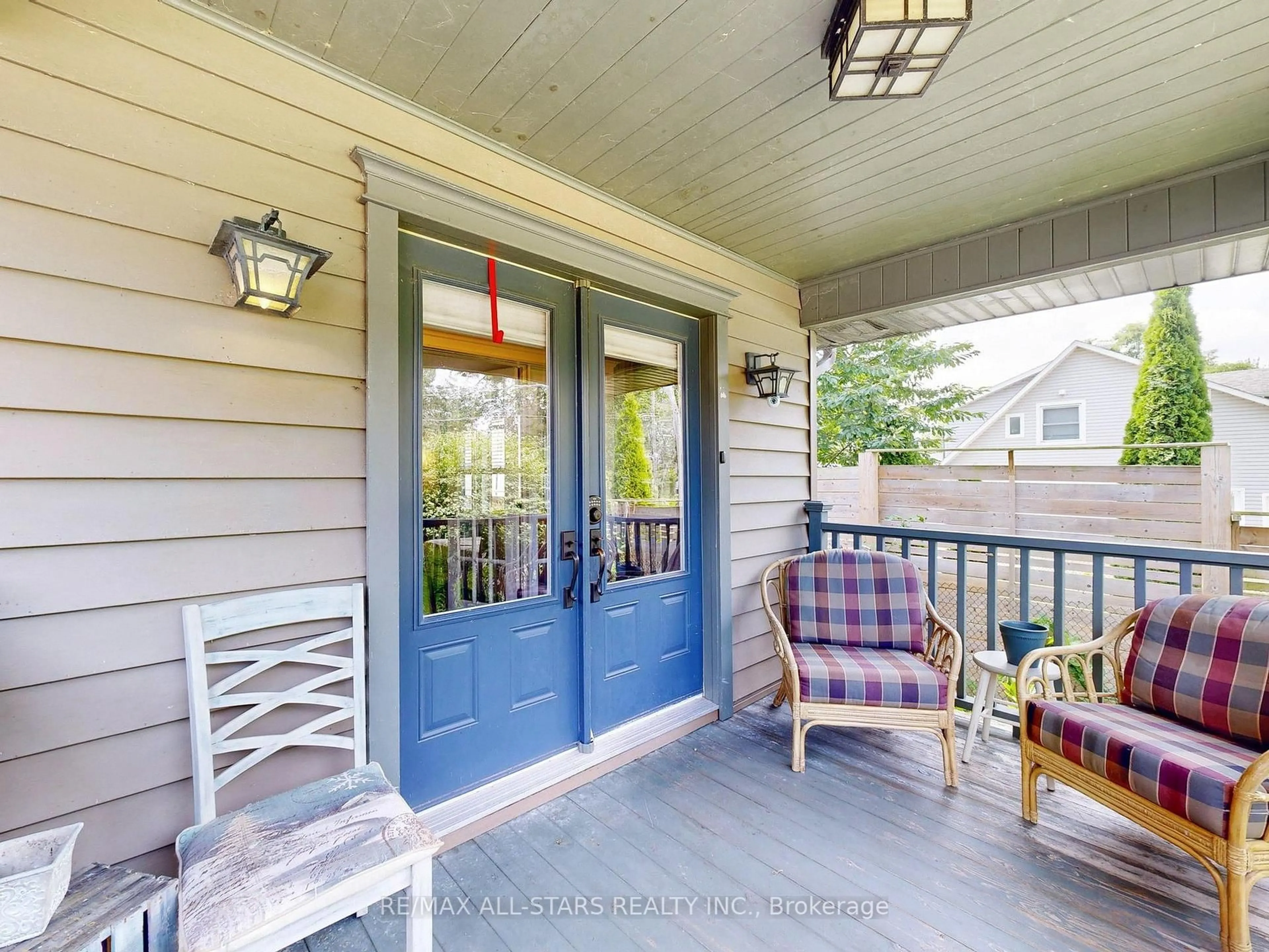 Unknown for 17 Metropolitan Cres, Georgina Ontario L4P 1V4