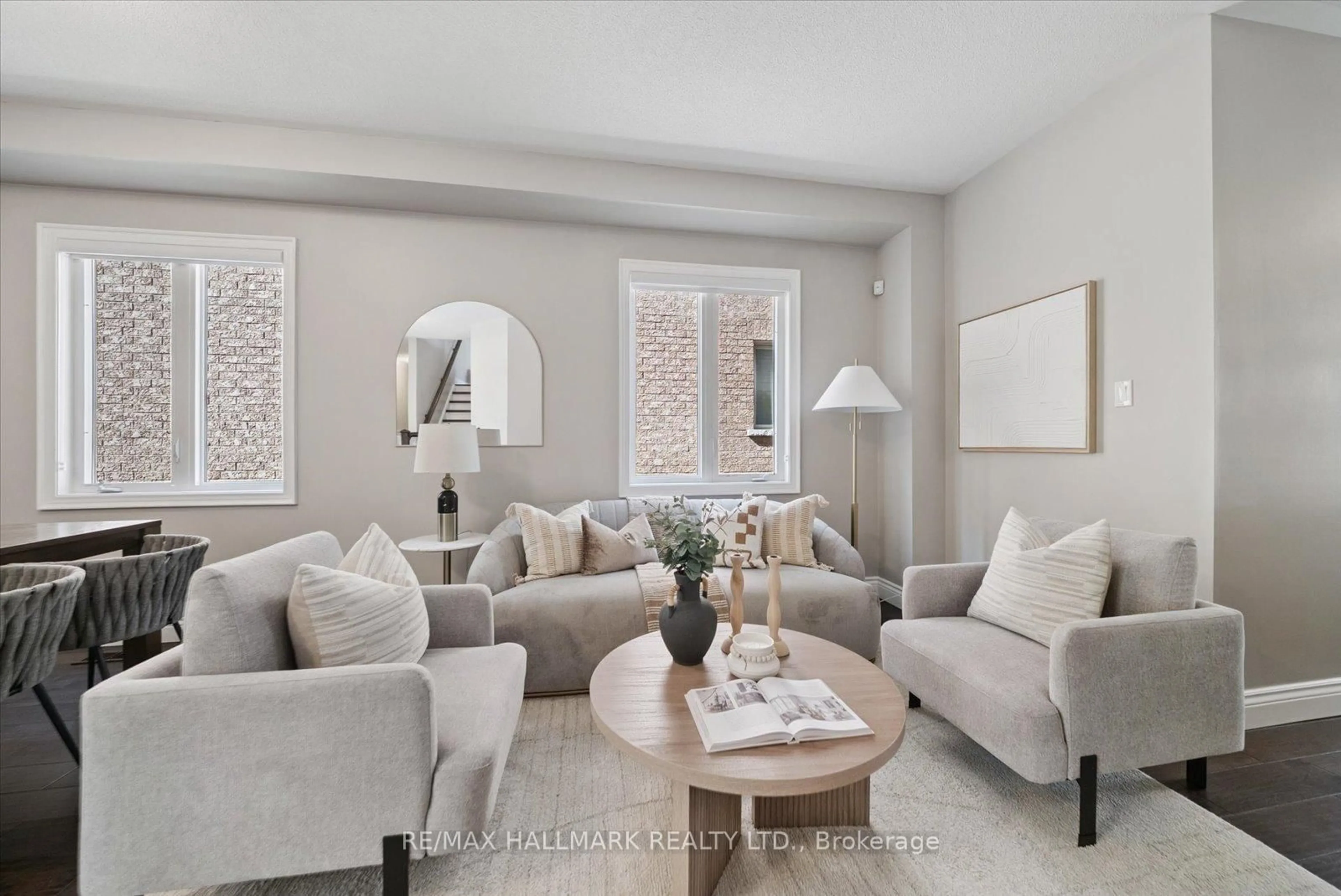 Living room with furniture, unknown for 91 Wilf Morden Rd, Whitchurch-Stouffville Ontario L4A 0K1