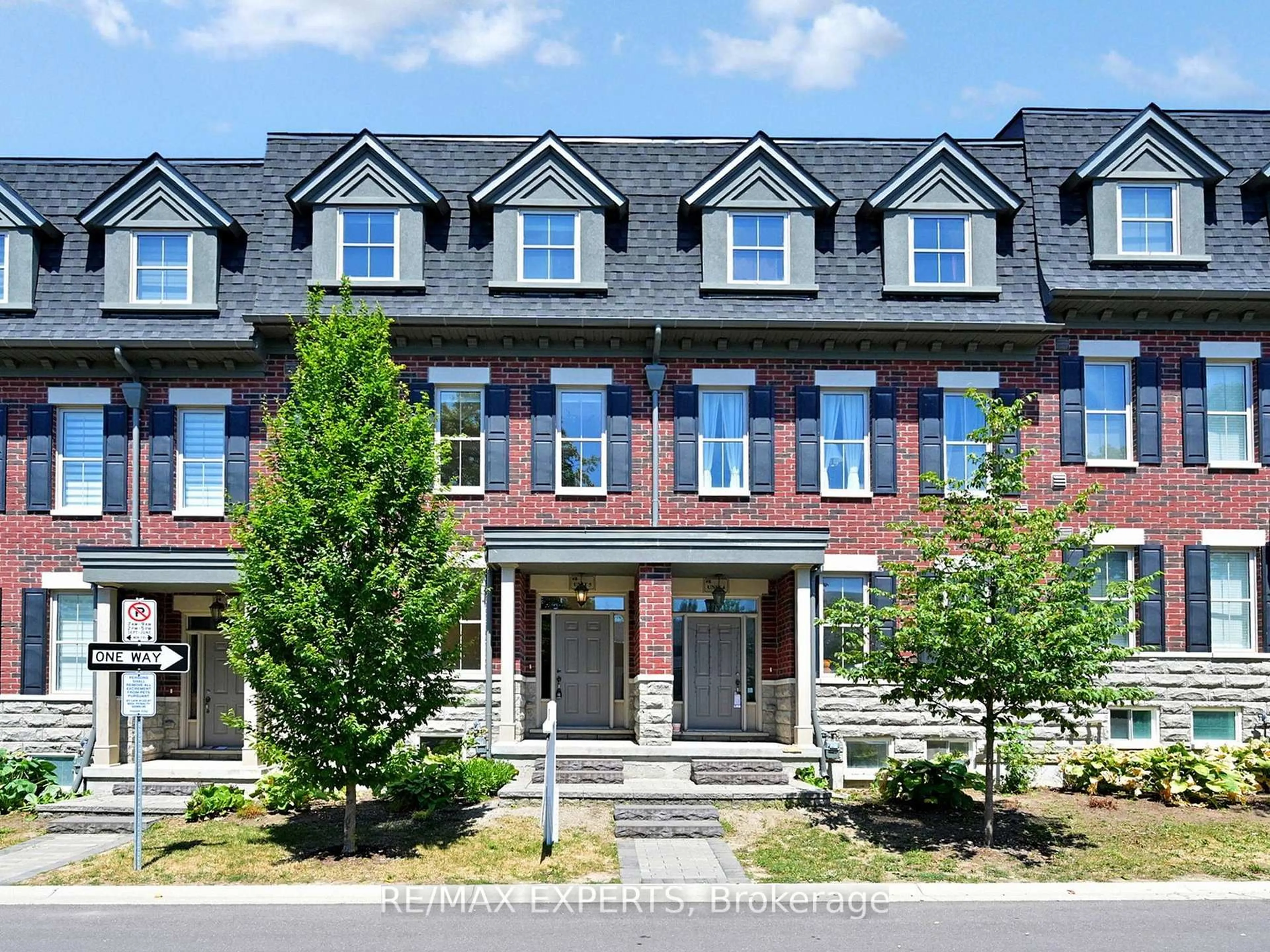 Home with brick exterior material, unknown for 8 Church St #5, Vaughan Ontario L6A 3Z3