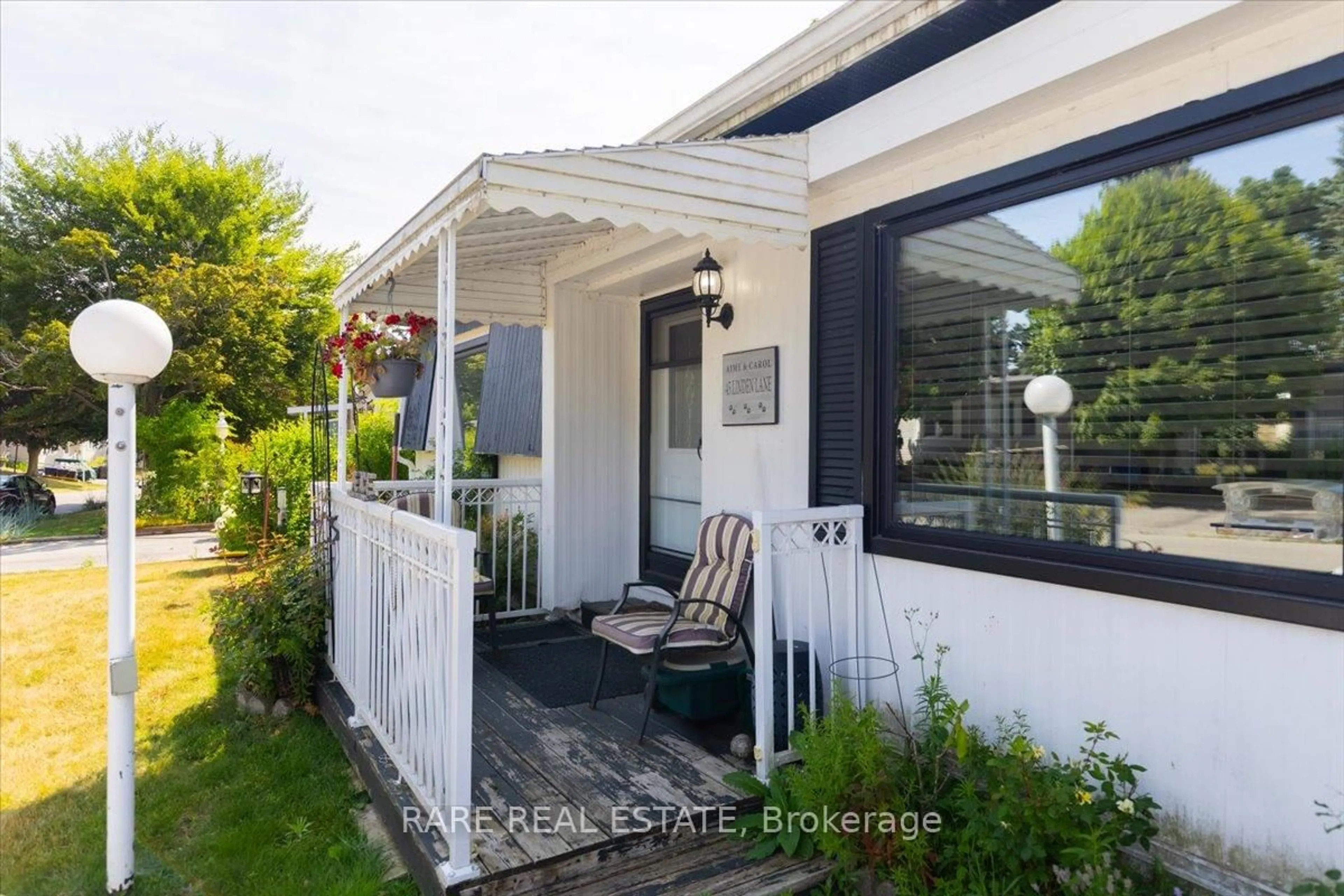 Patio, street for 45 Linden Lane, Innisfil Ontario L9S 1P2