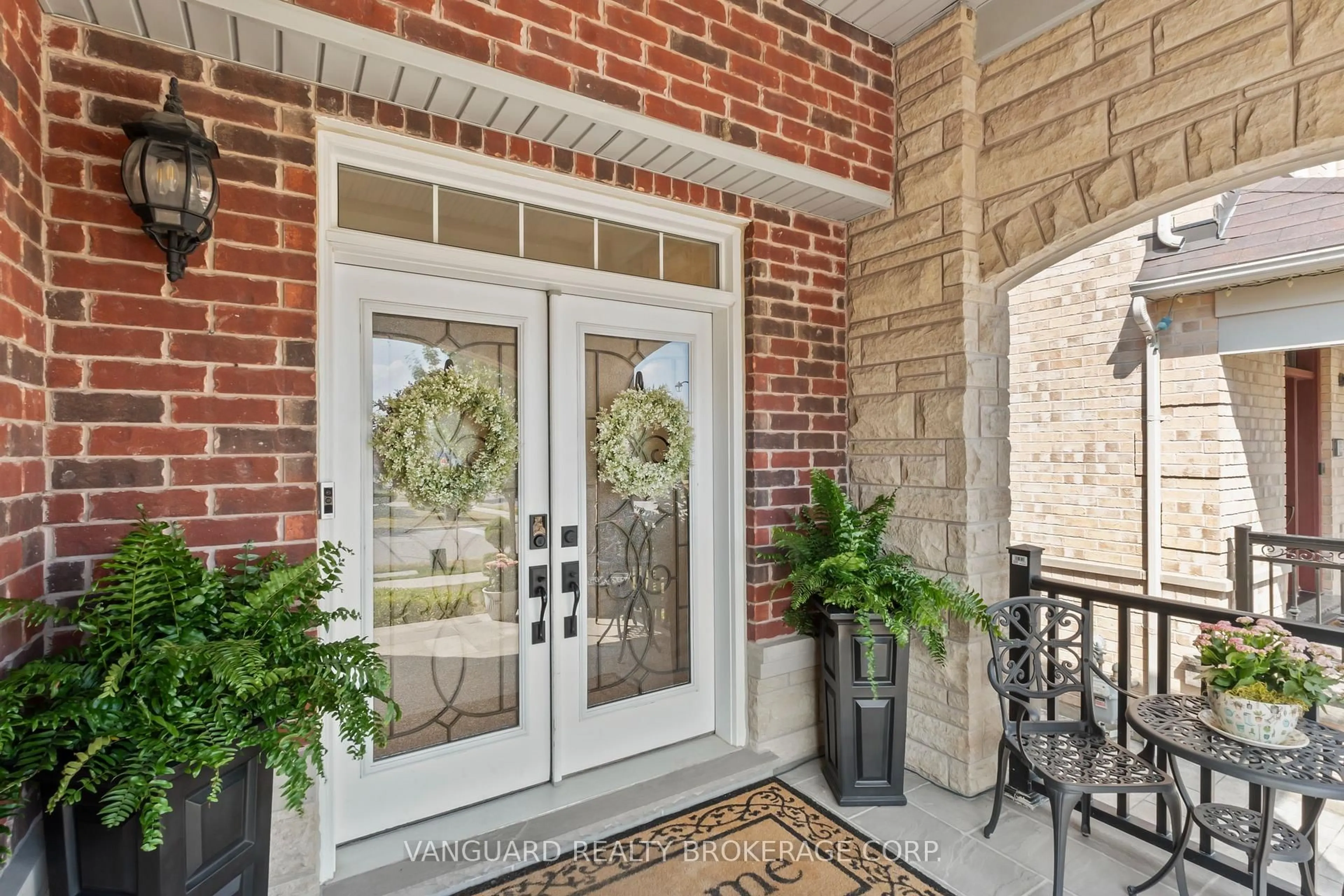 Indoor entryway for 244 Downy Emerald Dr, Bradford West Gwillimbury Ontario L3Z 0K3