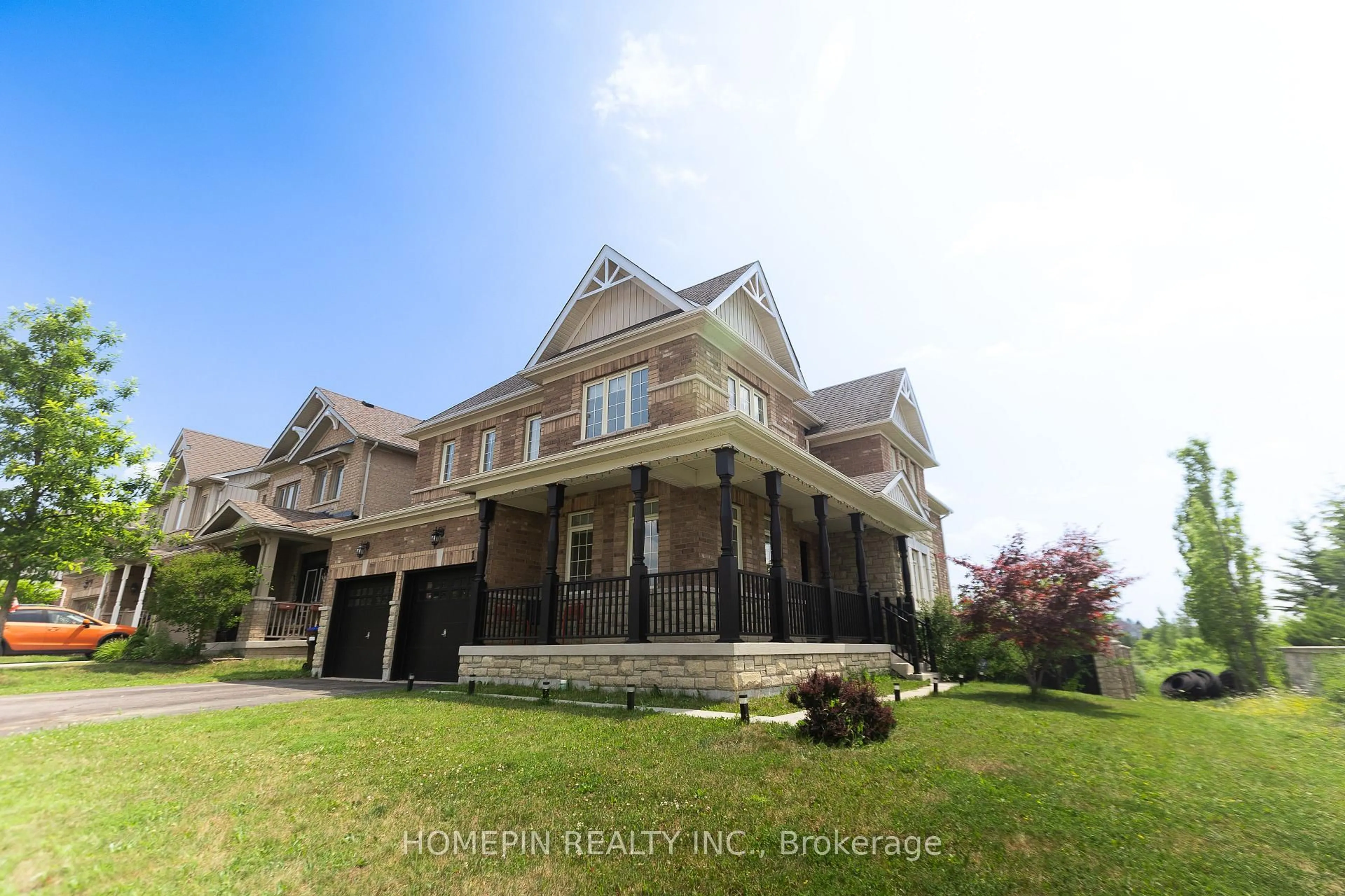 A pic from outside/outdoor area/front of a property/back of a property/a pic from drone, building for 1 Treetops Blvd, New Tecumseth Ontario L9R 0M4