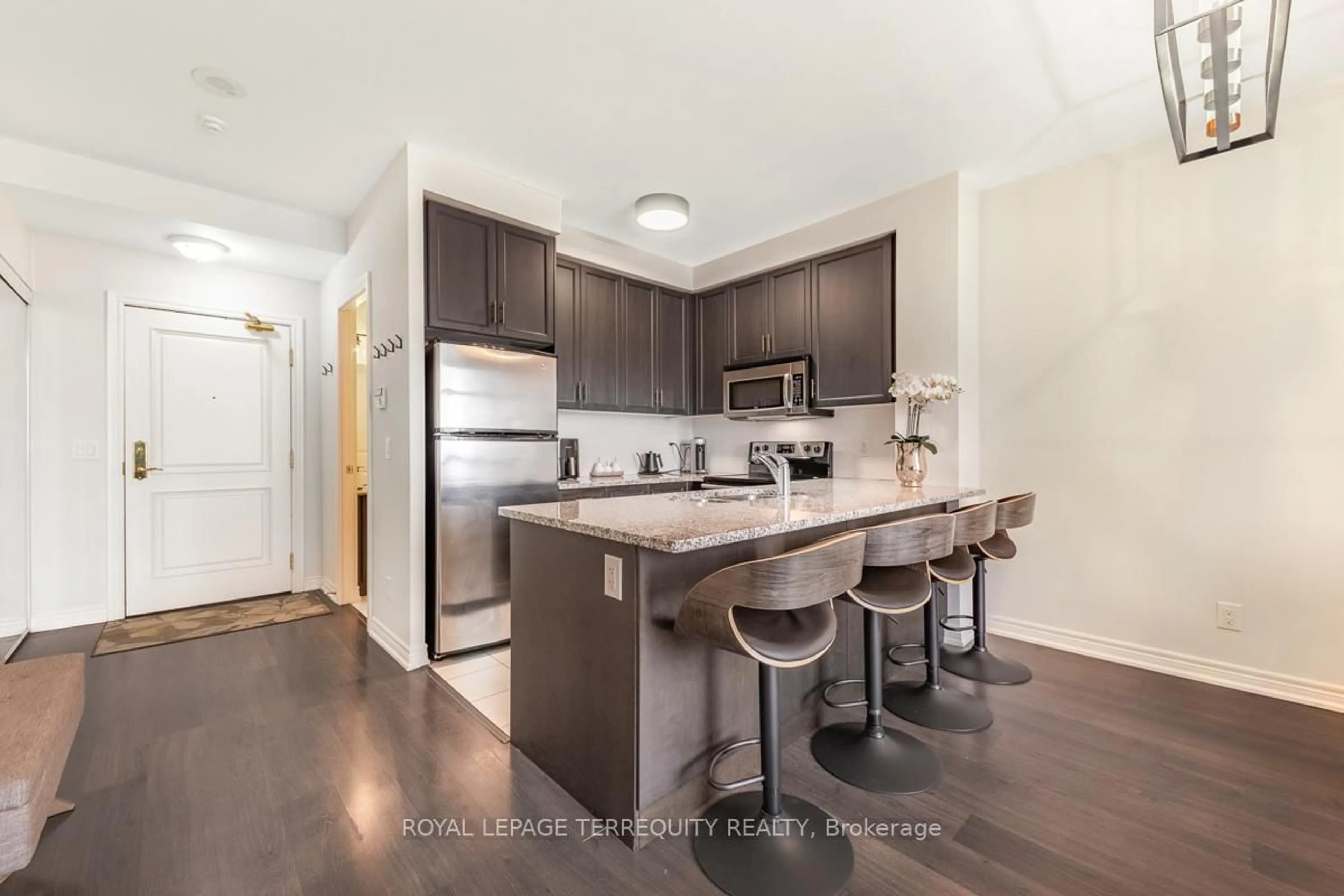 Standard kitchen, unknown for 9245 Jane St #1015, Vaughan Ontario L6A 0J9