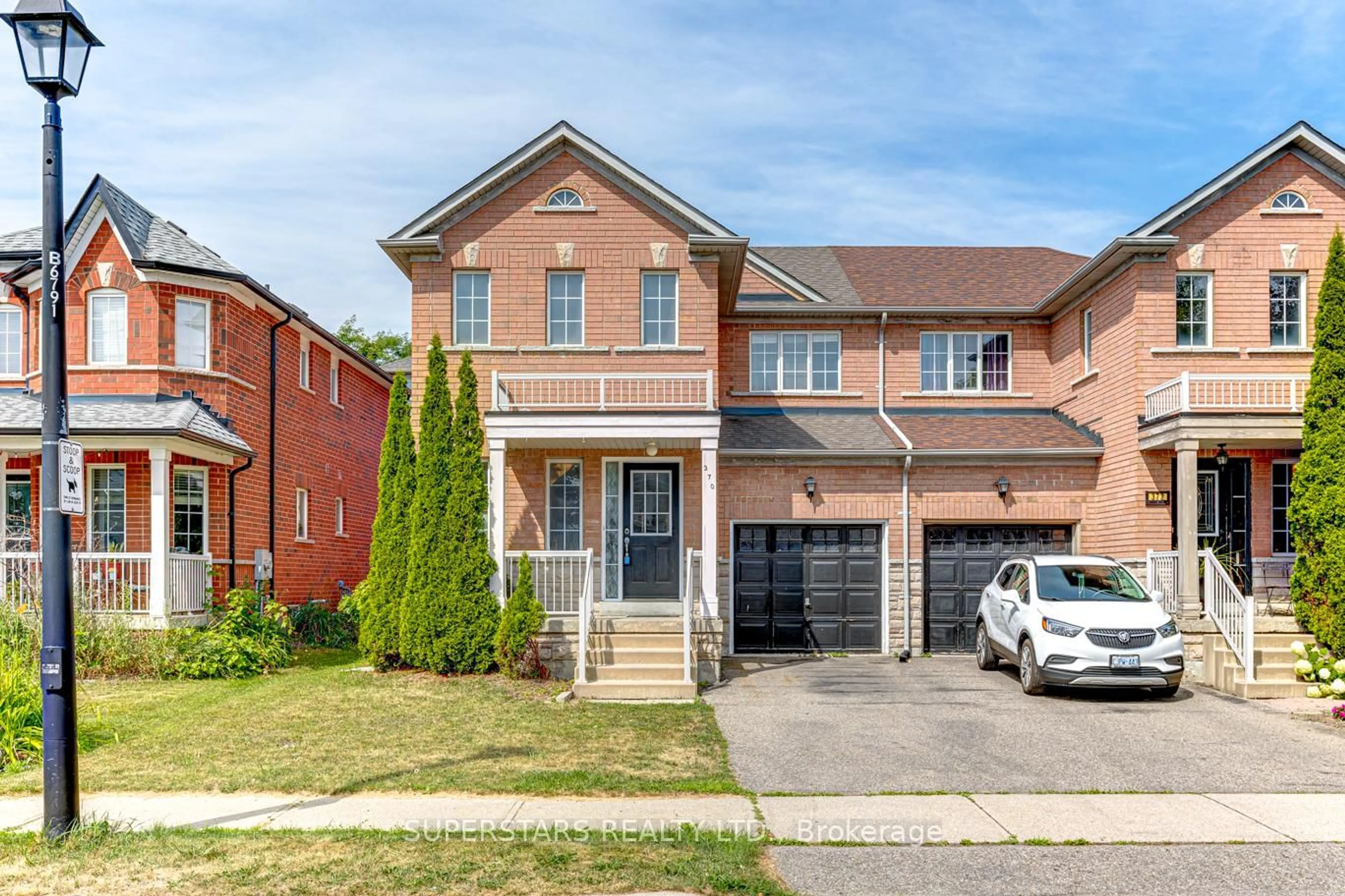 Home with brick exterior material, street for 370 Flagstone Way, Newmarket Ontario L3X 2R3