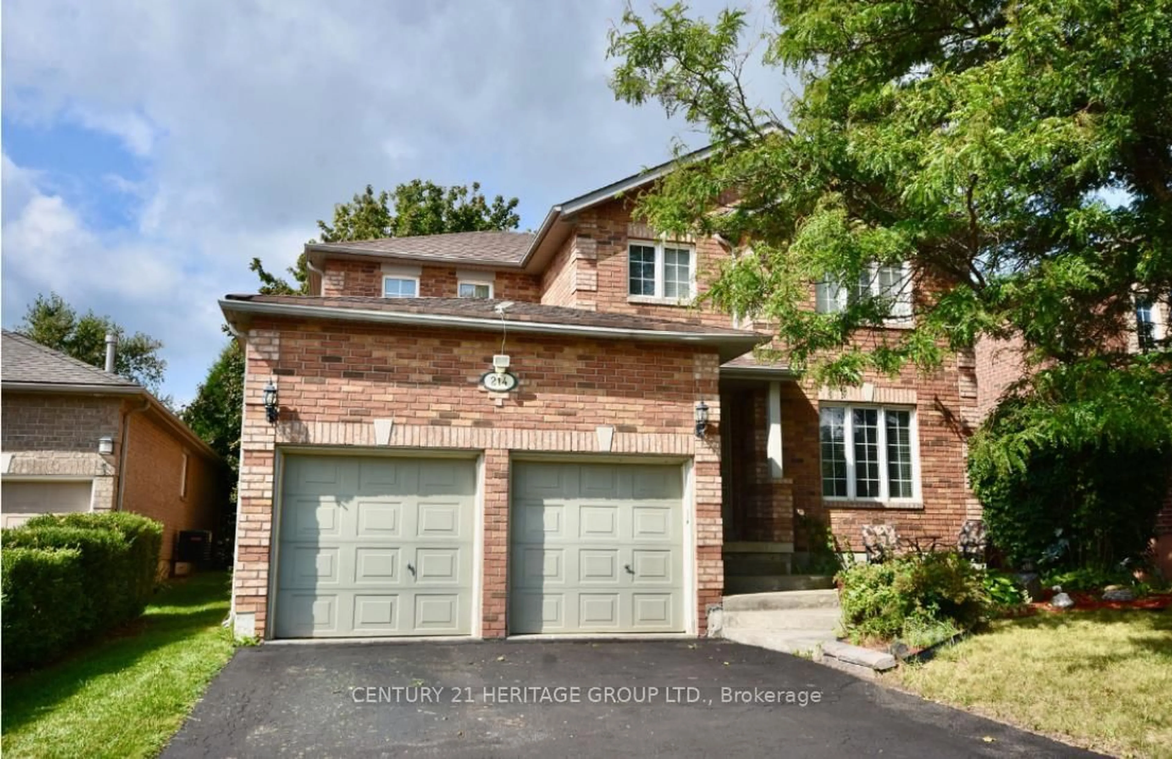 Home with brick exterior material, street for 214 Melbourne Dr, Bradford West Gwillimbury Ontario L3Z 2Y8