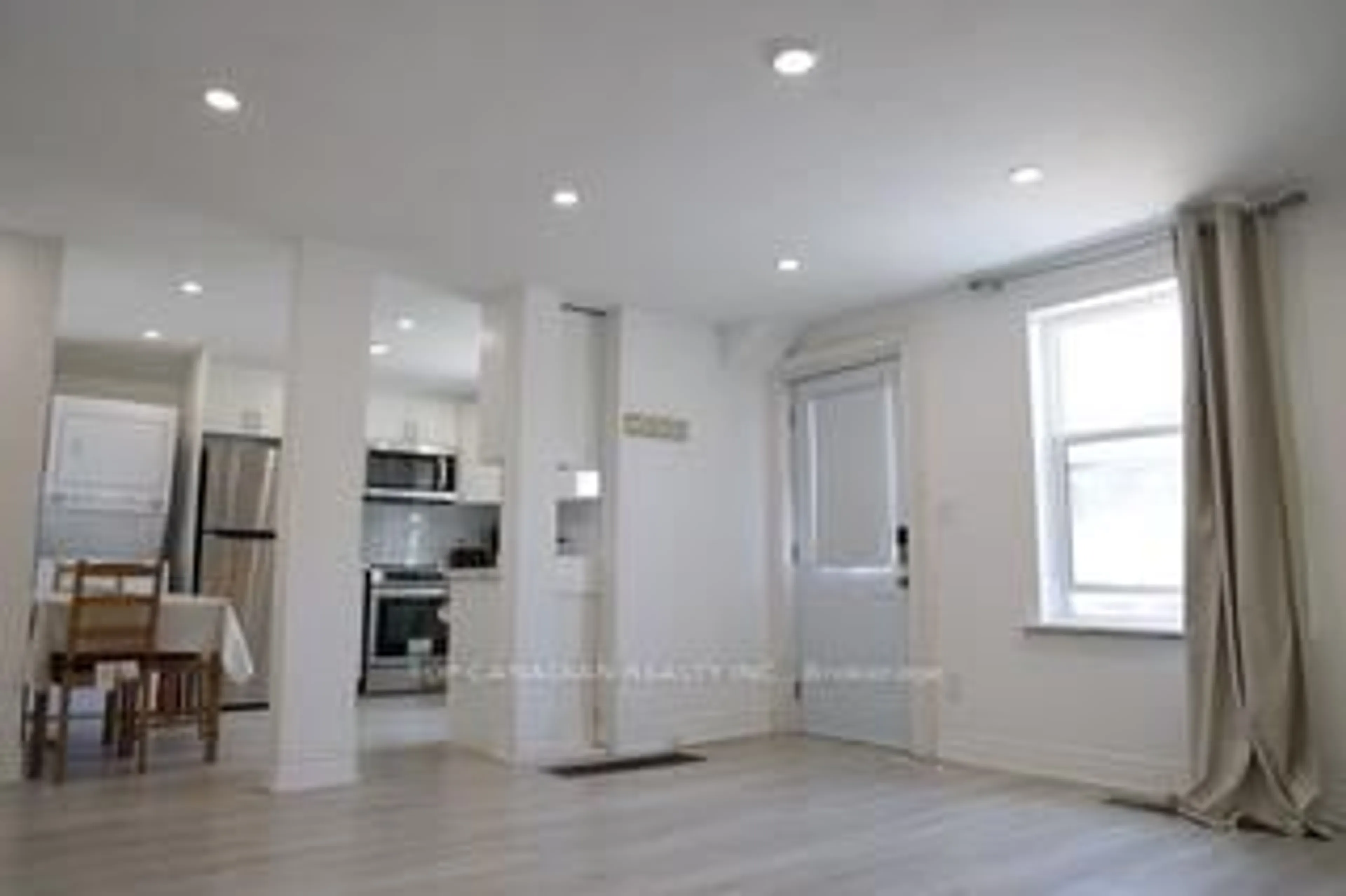 A pic of a room for 12221 Tenth Line, Whitchurch-Stouffville Ontario L4A 6B6