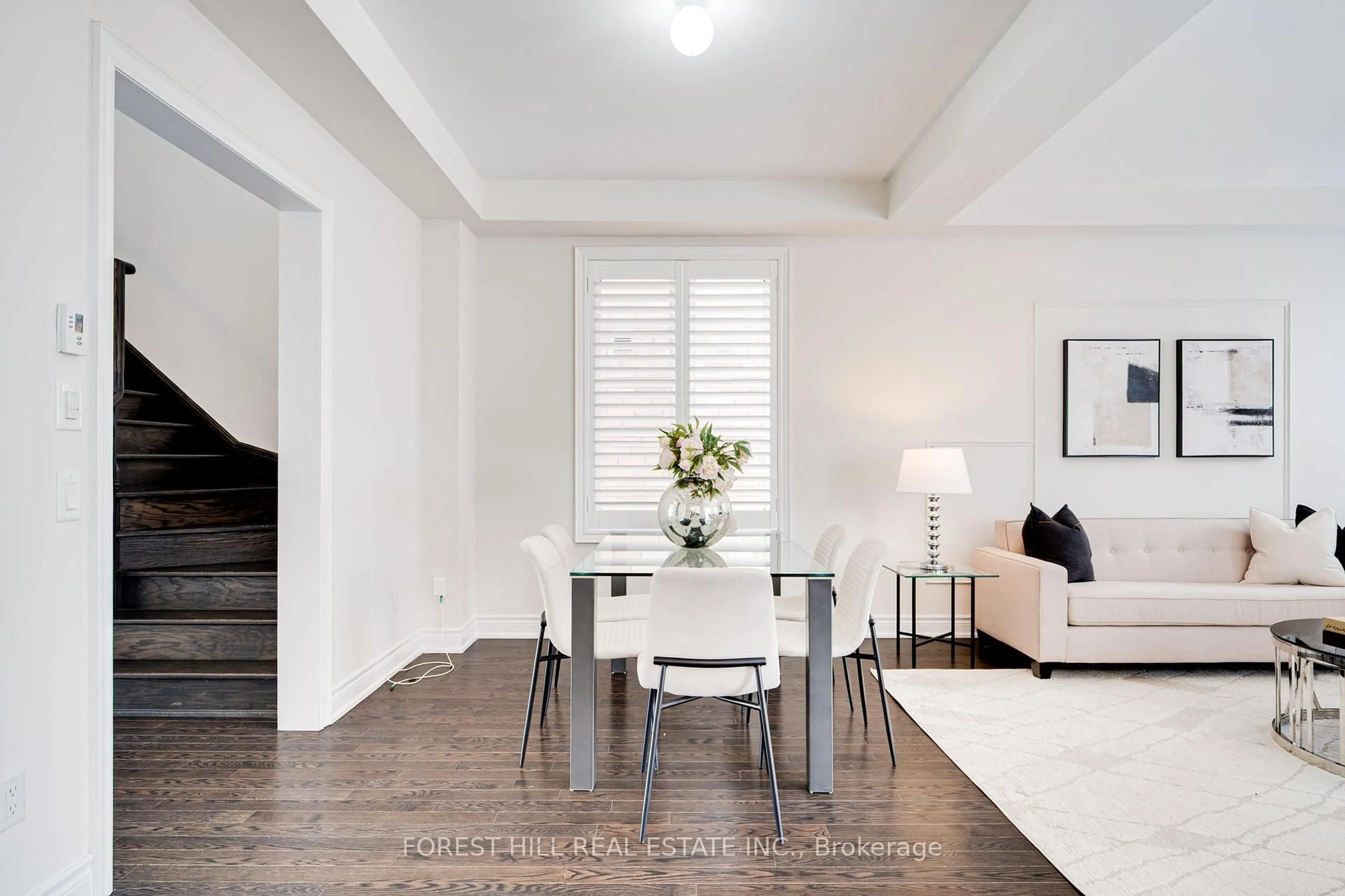 Dining room, wood/laminate floor for 30 William Luck Ave, East Gwillimbury Ontario L9N 0S1