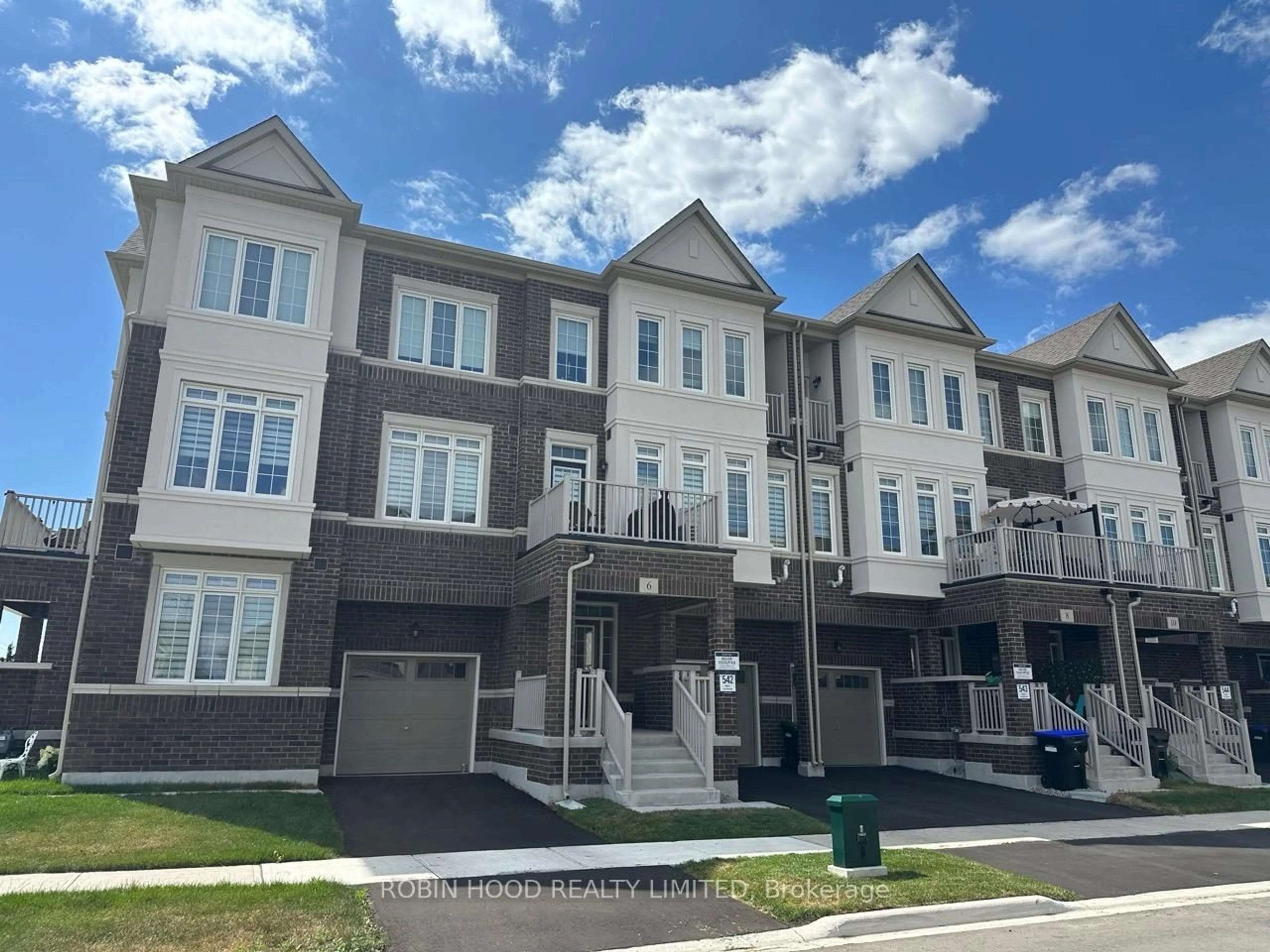 A pic from outside/outdoor area/front of a property/back of a property/a pic from drone, street for 6 Mel Irving Dr, Bradford West Gwillimbury Ontario L3Z 4P1