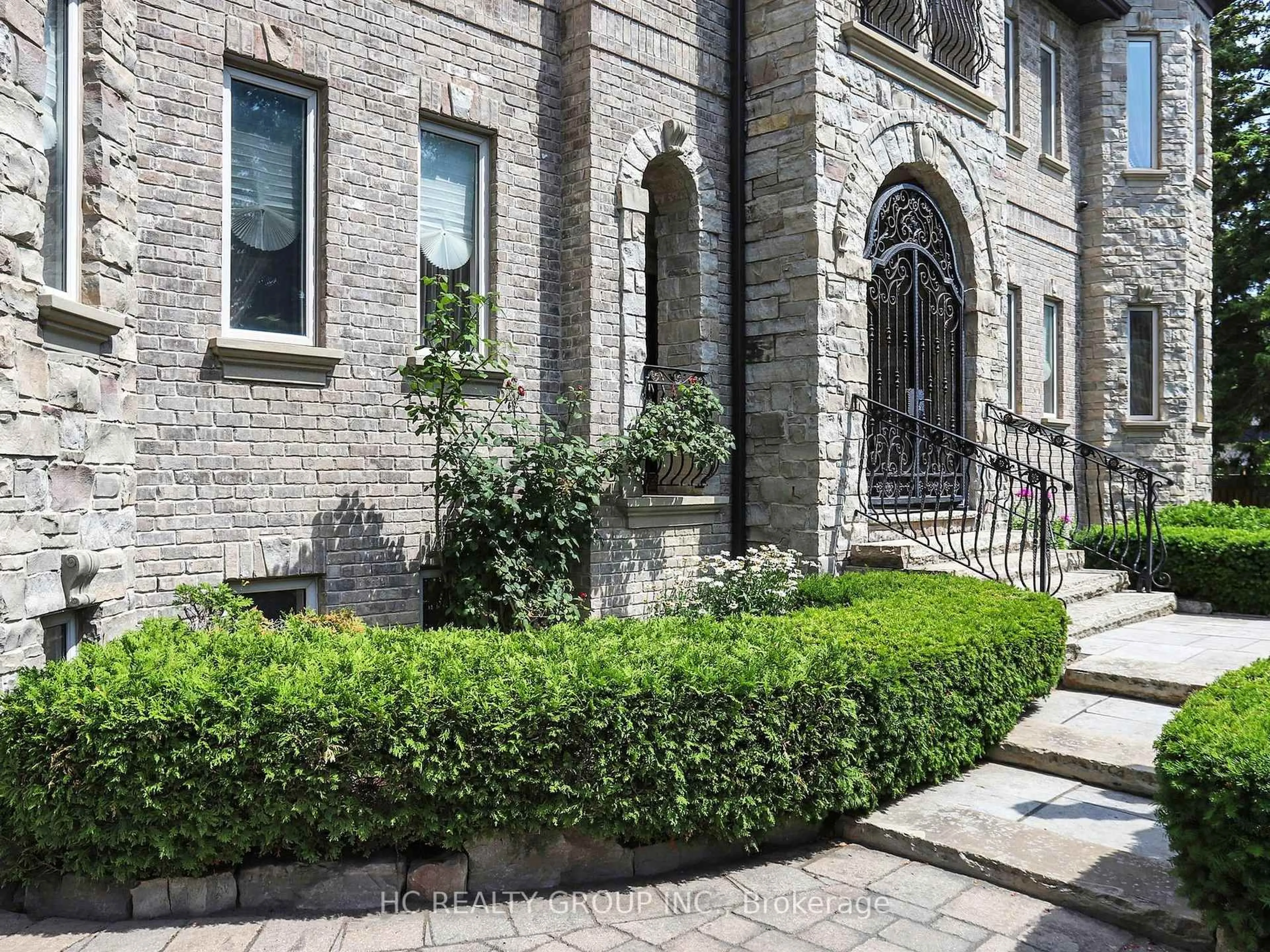 Home with brick exterior material, street for 54 Maryvale Cres, Richmond Hill Ontario L4C 6P8