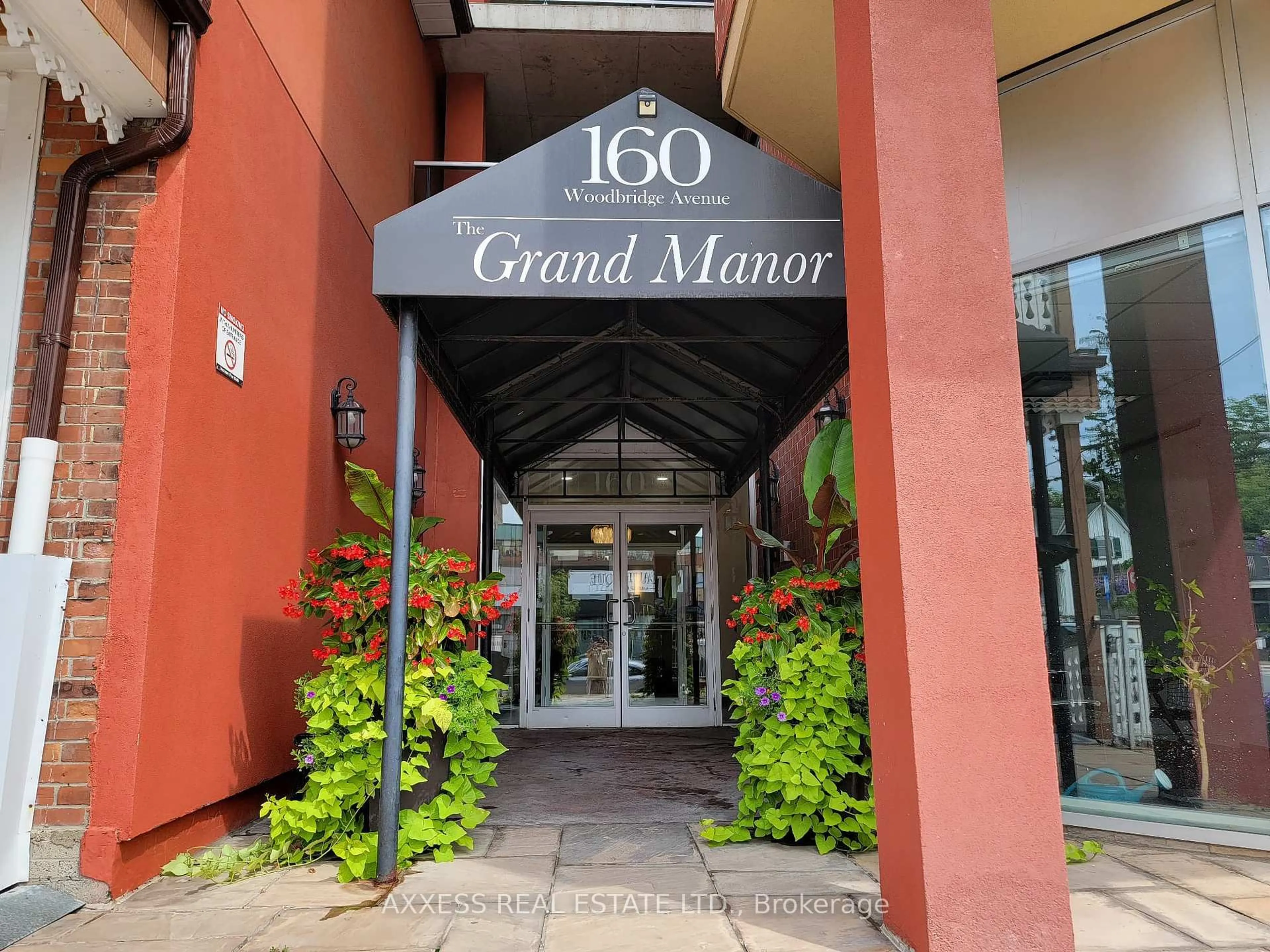 Indoor foyer for 160 Woodbridge Ave #210, Vaughan Ontario L4L 0B8