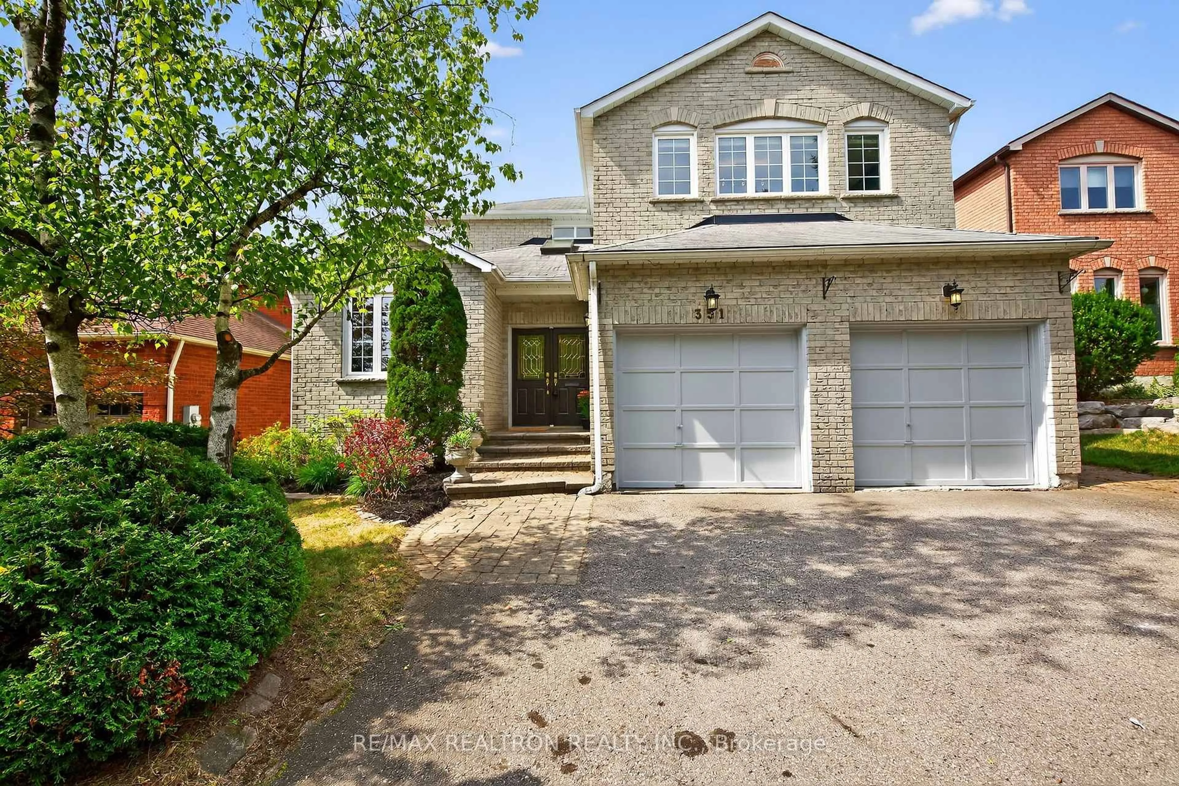 Home with brick exterior material, street for 351 Kirby Cres, Newmarket Ontario L3X 1G8