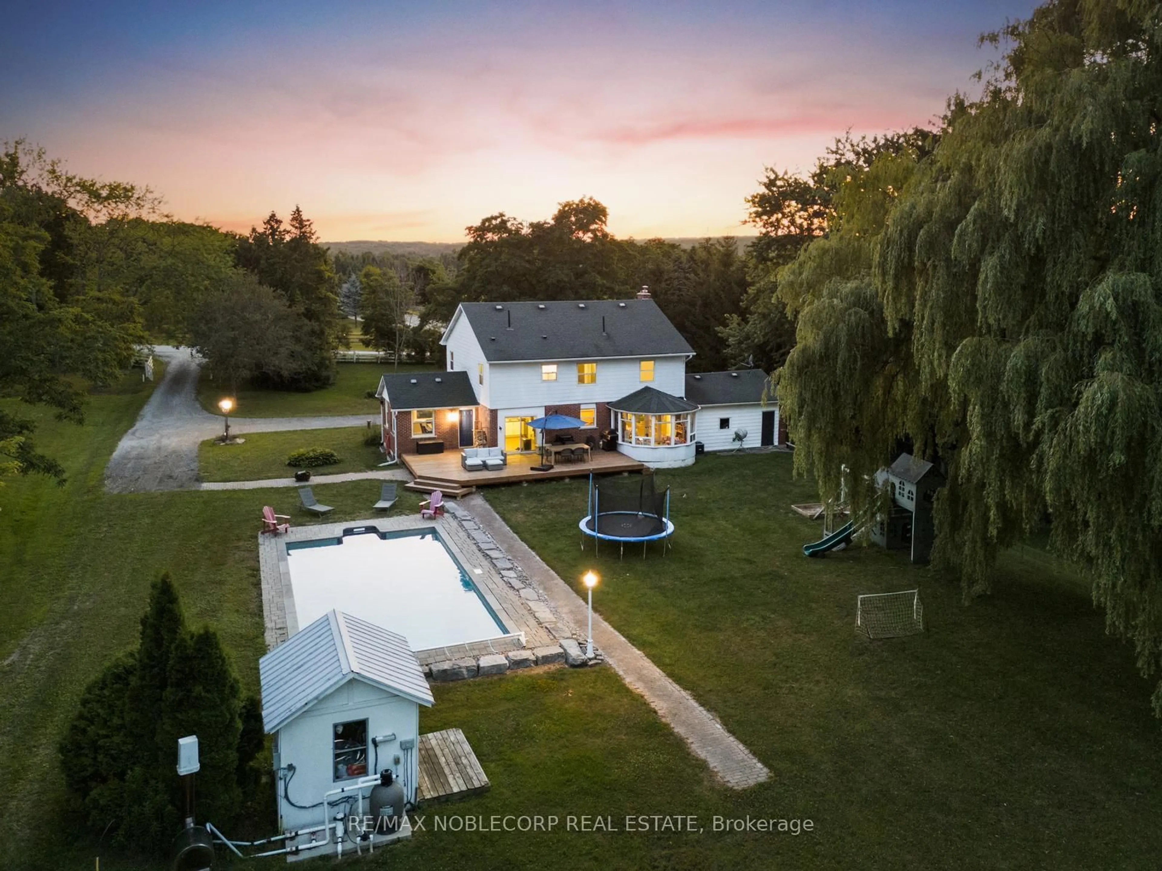 A pic from outside/outdoor area/front of a property/back of a property/a pic from drone, water/lake/river/ocean view for 2037 15th Sdrd, New Tecumseth Ontario L0G 1W0