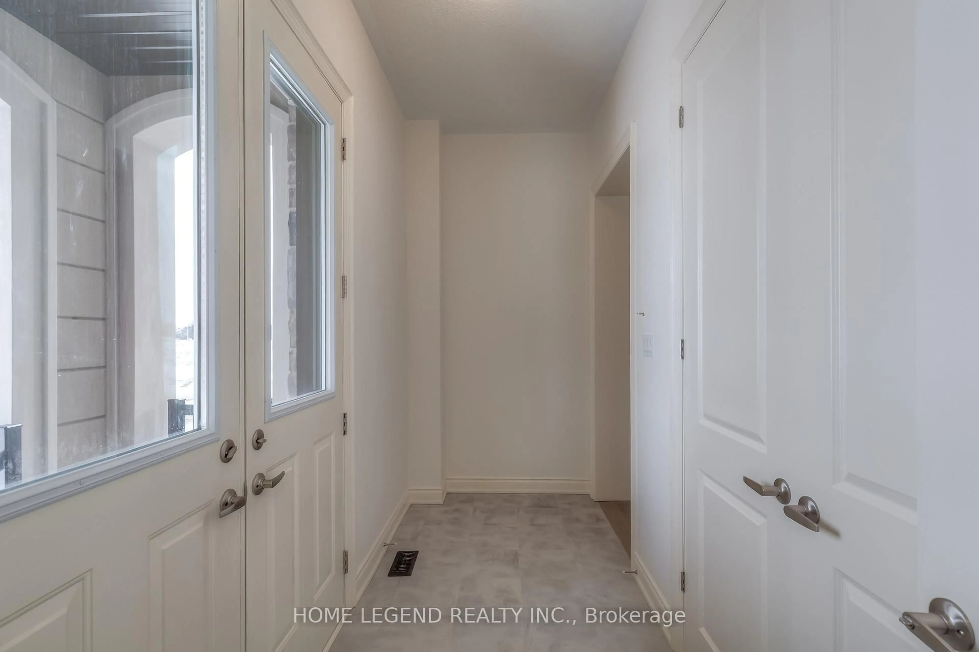 Indoor entryway for 72 Klinck Dr, Richmond Hill Ontario L4S 0M7