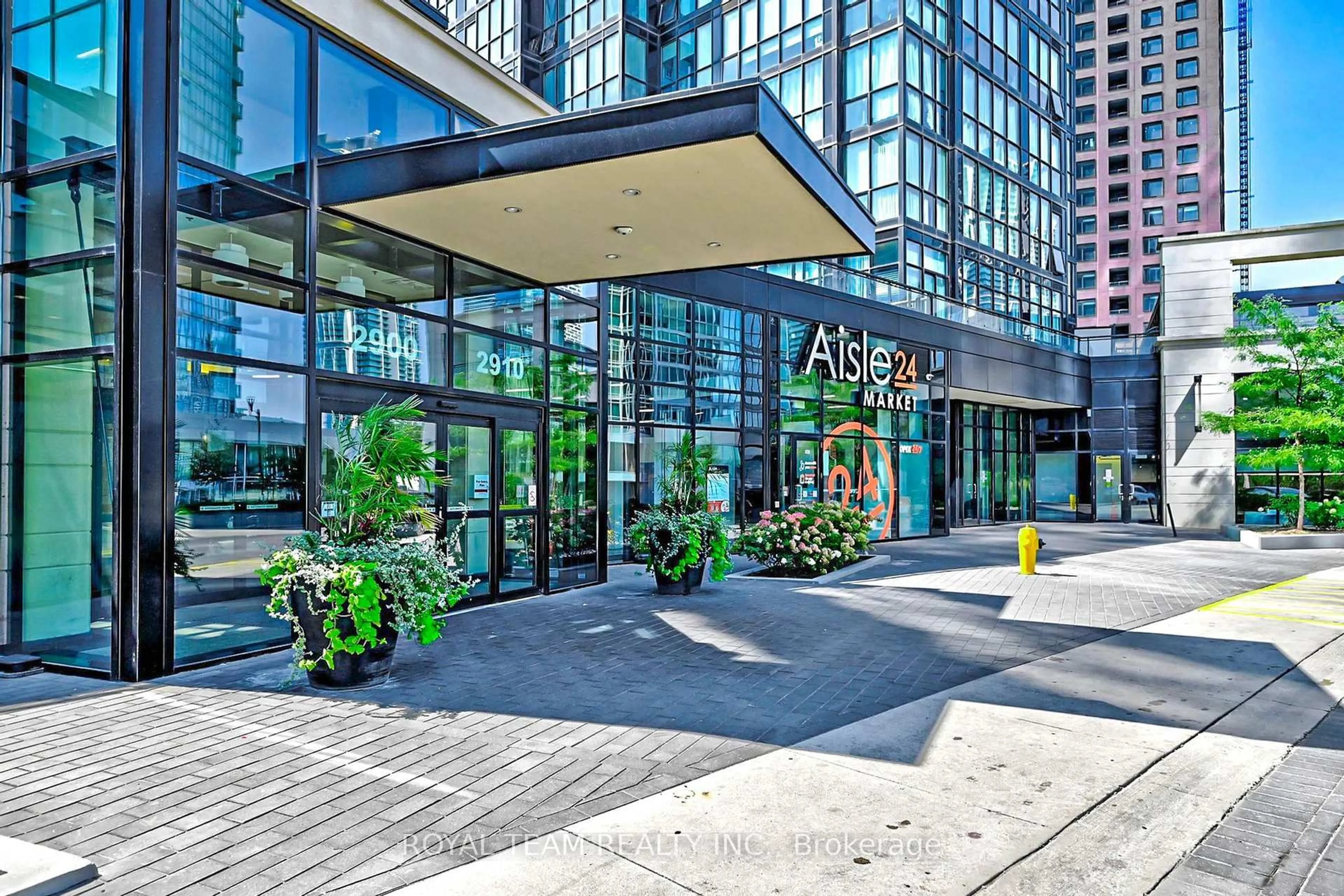 Indoor foyer for 2900 Highway 7 #3405, Vaughan Ontario L4K 0G3