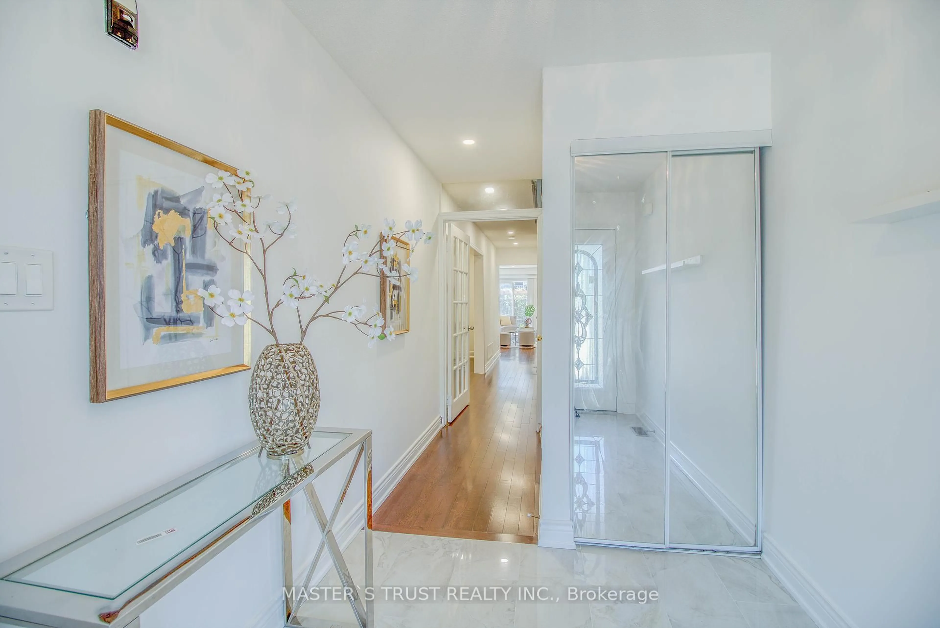 Indoor entryway for 8 Charles Brown Rd, Markham Ontario L3S 4T3