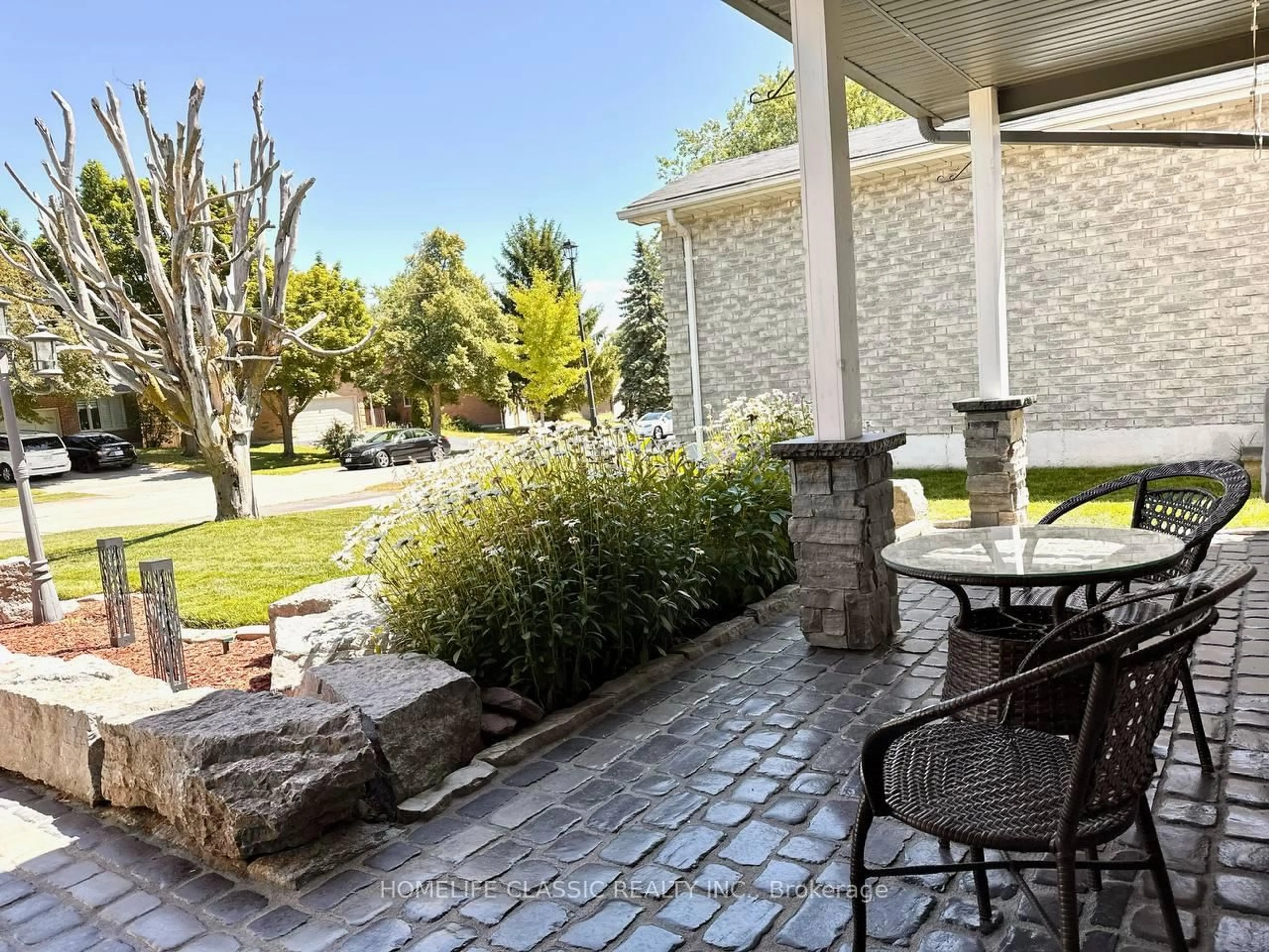 Patio, unknown for 90 Carlson Dr, Newmarket Ontario L3Y 5H3