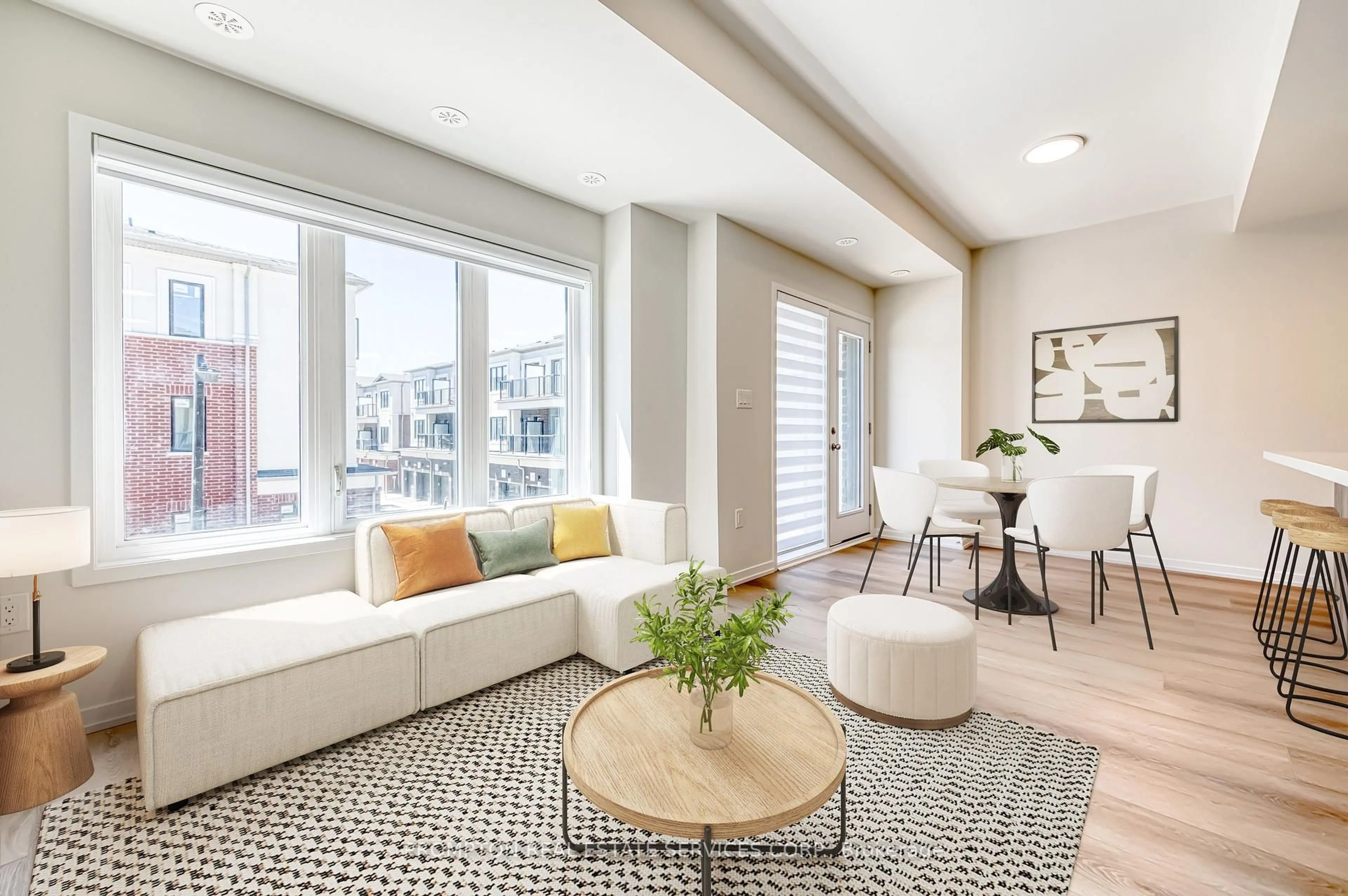 Living room with furniture, unknown for 20 Matawin Lane, Richmond Hill Ontario L4B 0H8