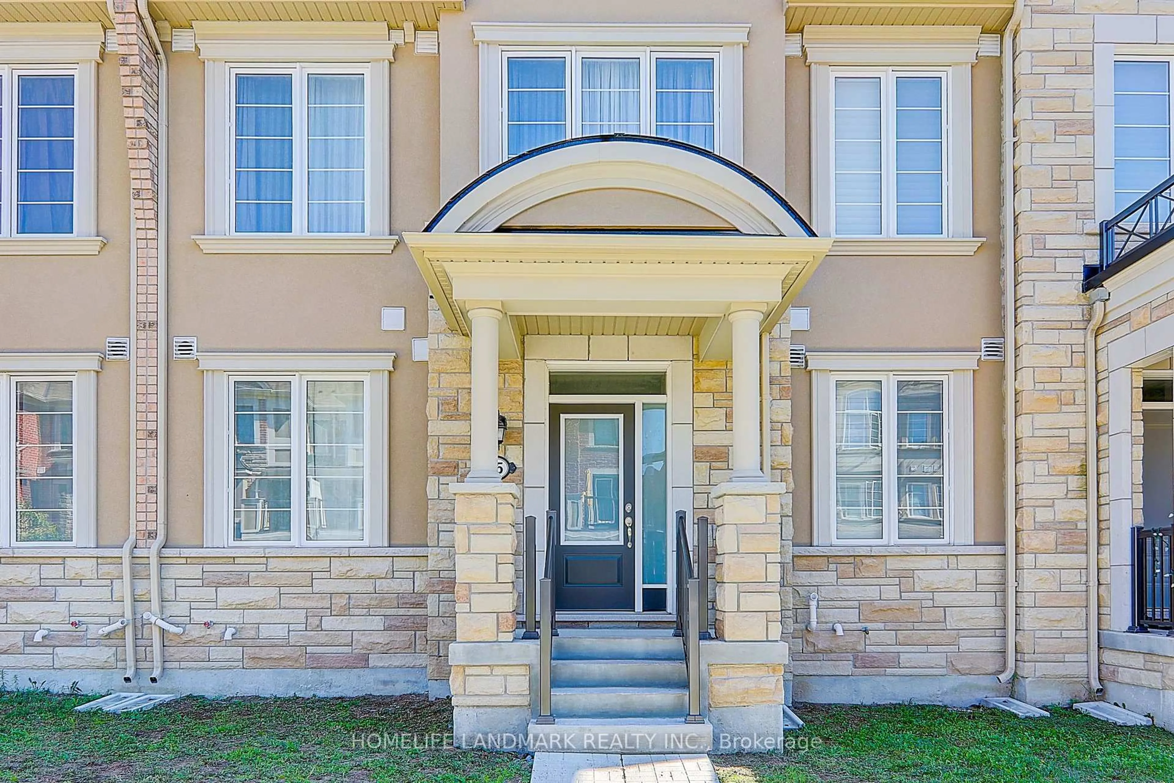 Indoor entryway for 55 Casely Ave, Richmond Hill Ontario L4S 2T9