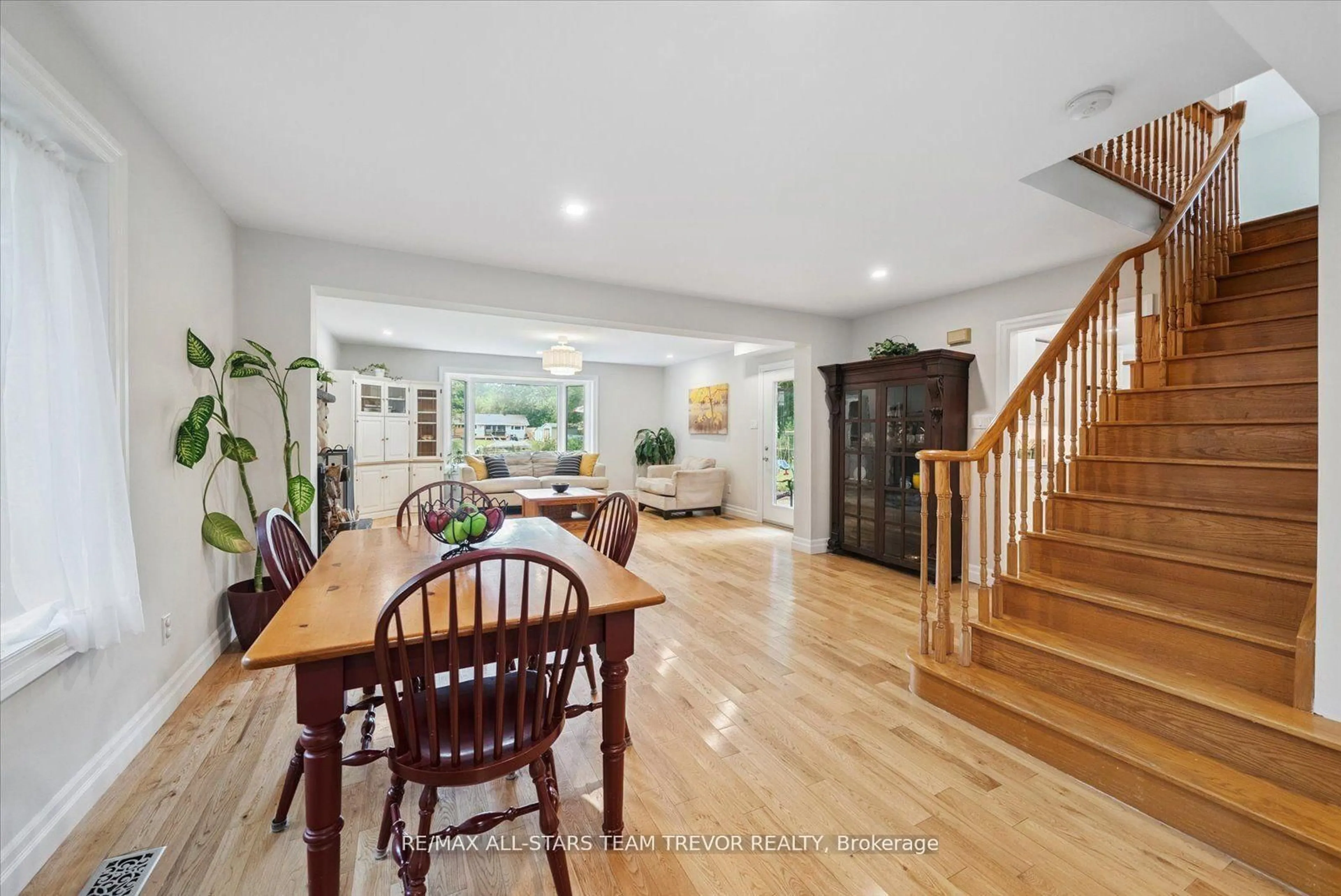 Unknown for 219 Willow Dr, Georgina Ontario L4P 2R9