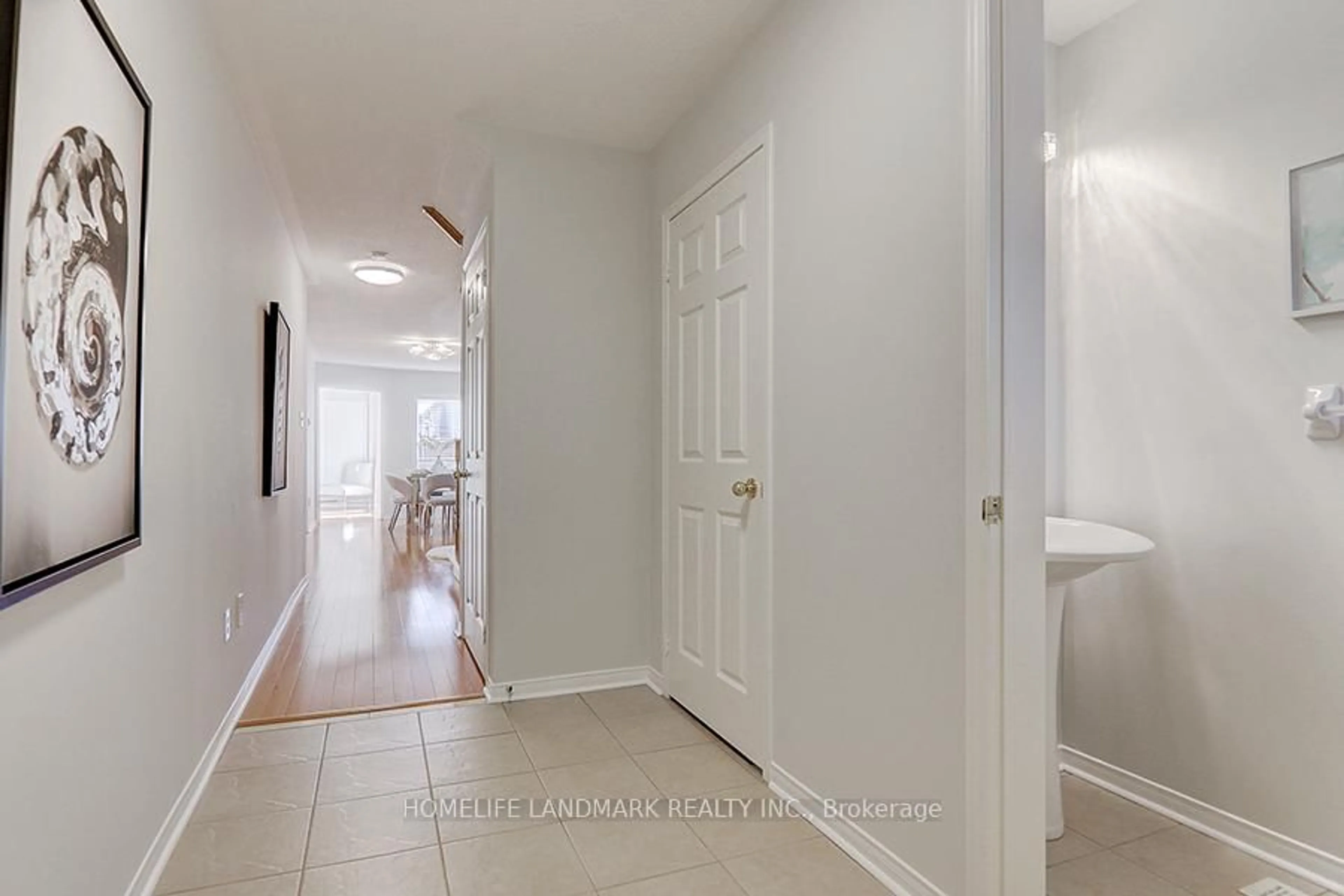 Indoor entryway for 21 Raintree Dr, Markham Ontario L3R 5T9