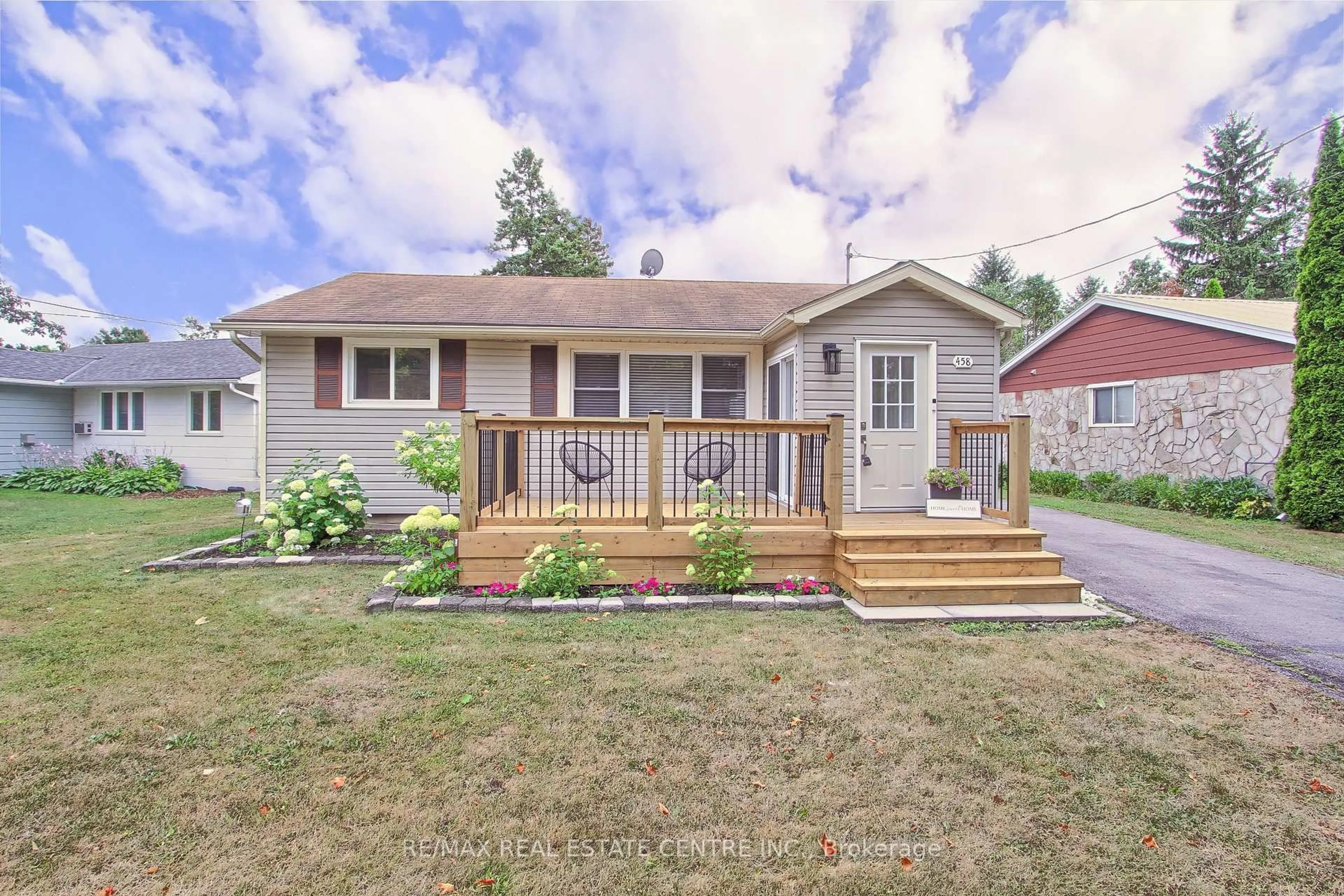 Home with vinyl exterior material, street for 458 Dundas St, Brock Ontario L0K 1A0